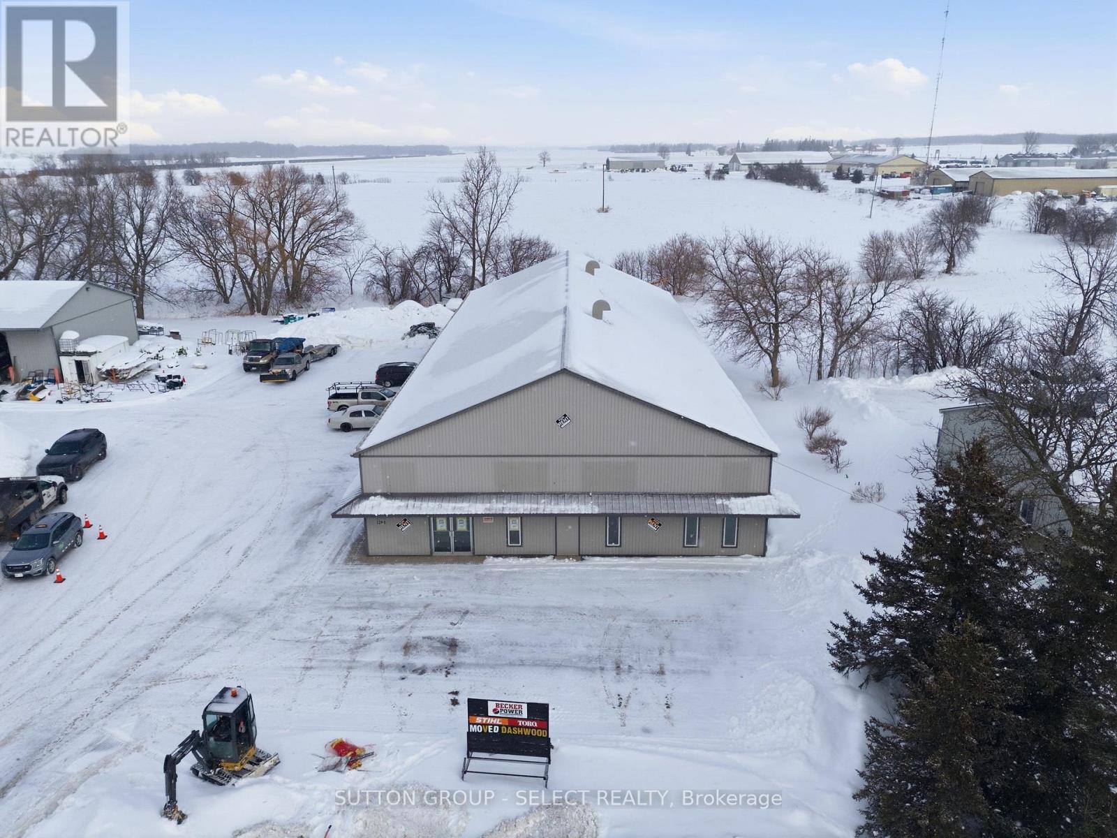 120 Thames Road W, South Huron, Ontario  N0M 1S3 - Photo 45 - X12930518