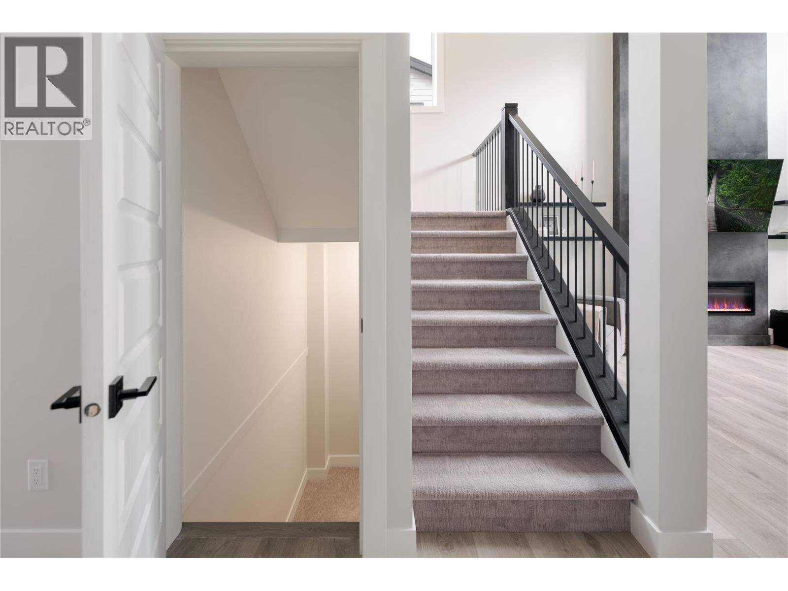 4315 Ladd Court, Kelowna, British Columbia  V1W 0B6 - Photo 26 - 10383404