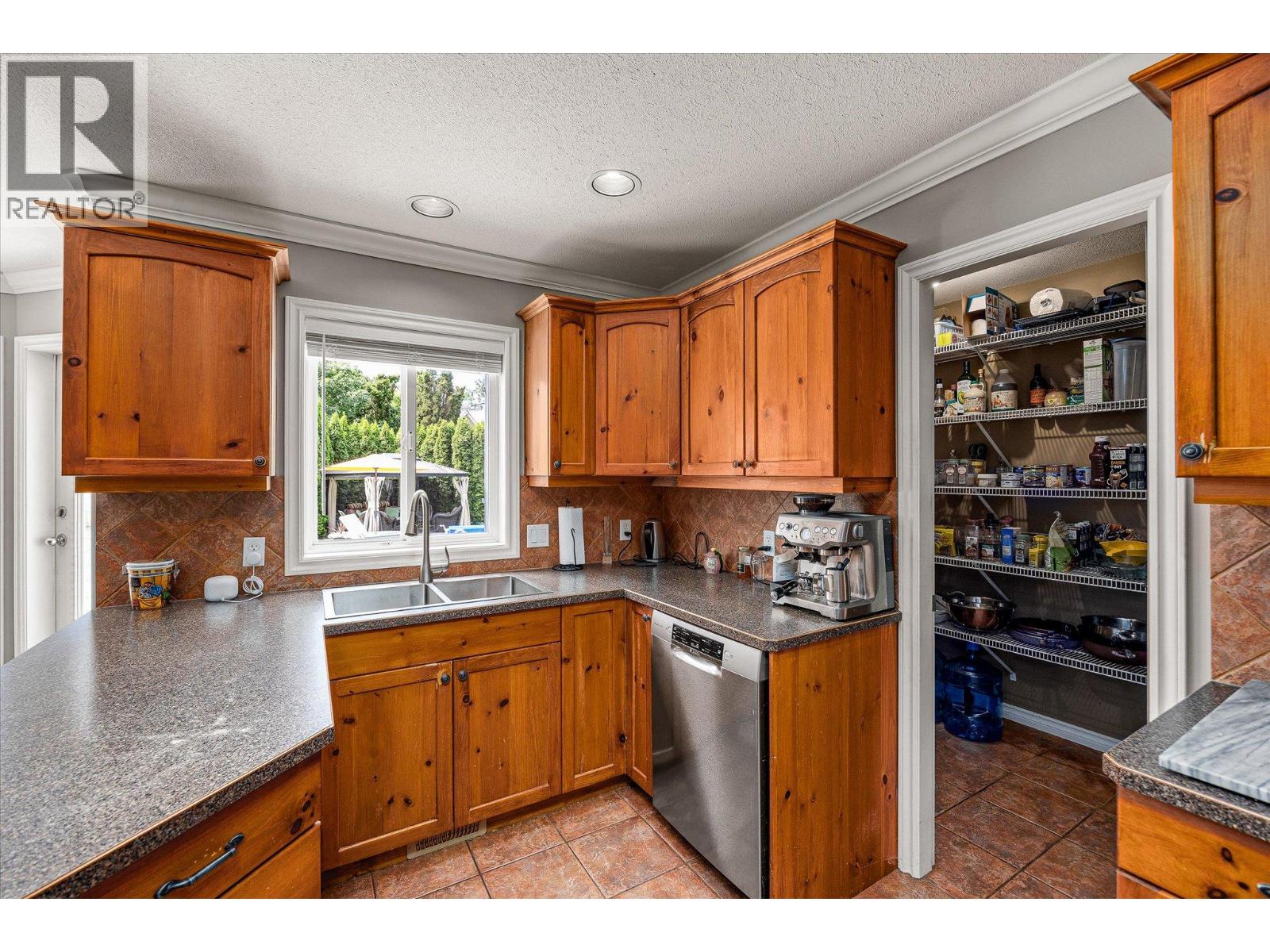 3925 Flower Court, Kelowna, British Columbia  V1W 4W2 - Photo 15 - 10383163