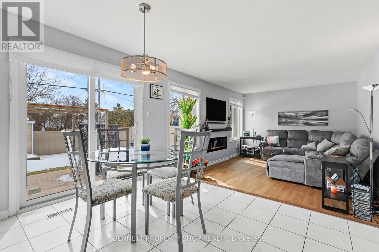 1476 Bourcier Drive, Ottawa, Ontario  K1E 3J8 - Photo 11 - X12925166