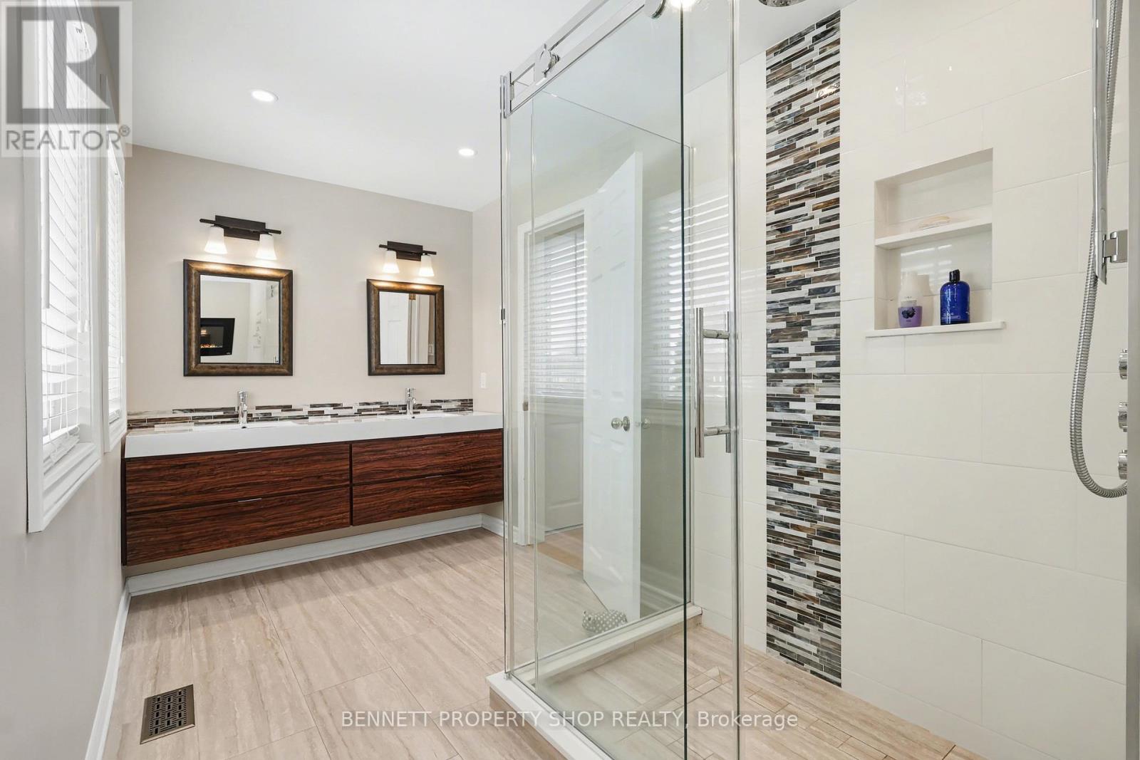 1476 Bourcier Drive, Ottawa, Ontario  K1E 3J8 - Photo 18 - X12925166