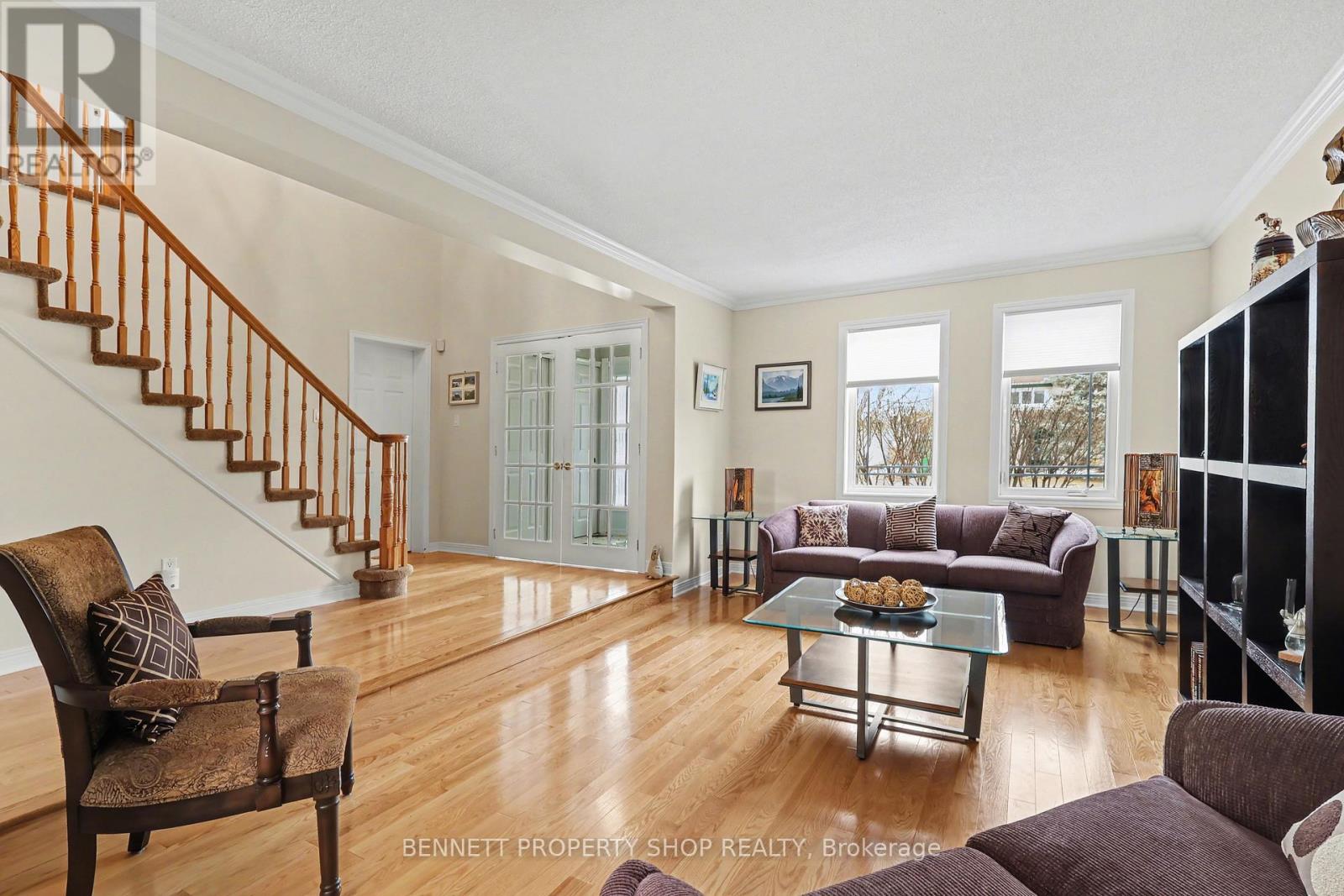 1476 Bourcier Drive, Ottawa, Ontario  K1E 3J8 - Photo 3 - X12925166