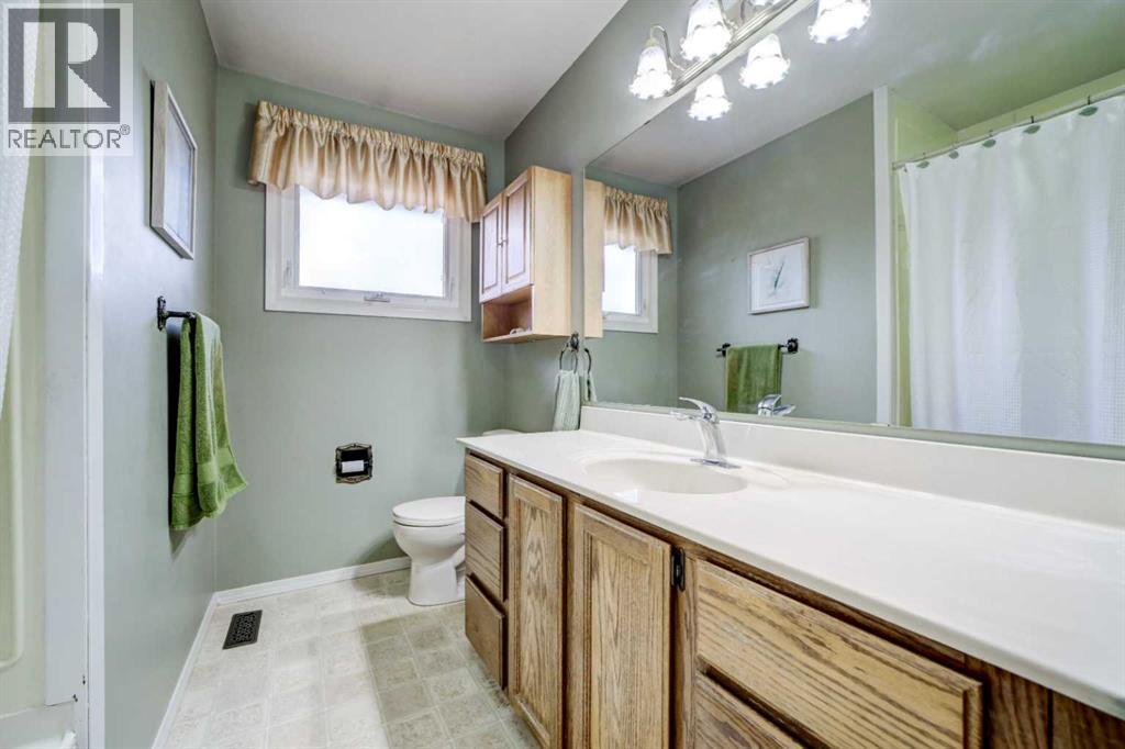 762 Lebel Street, Pincher Creek, Alberta  T0K 1W0 - Photo 17 - A2277520