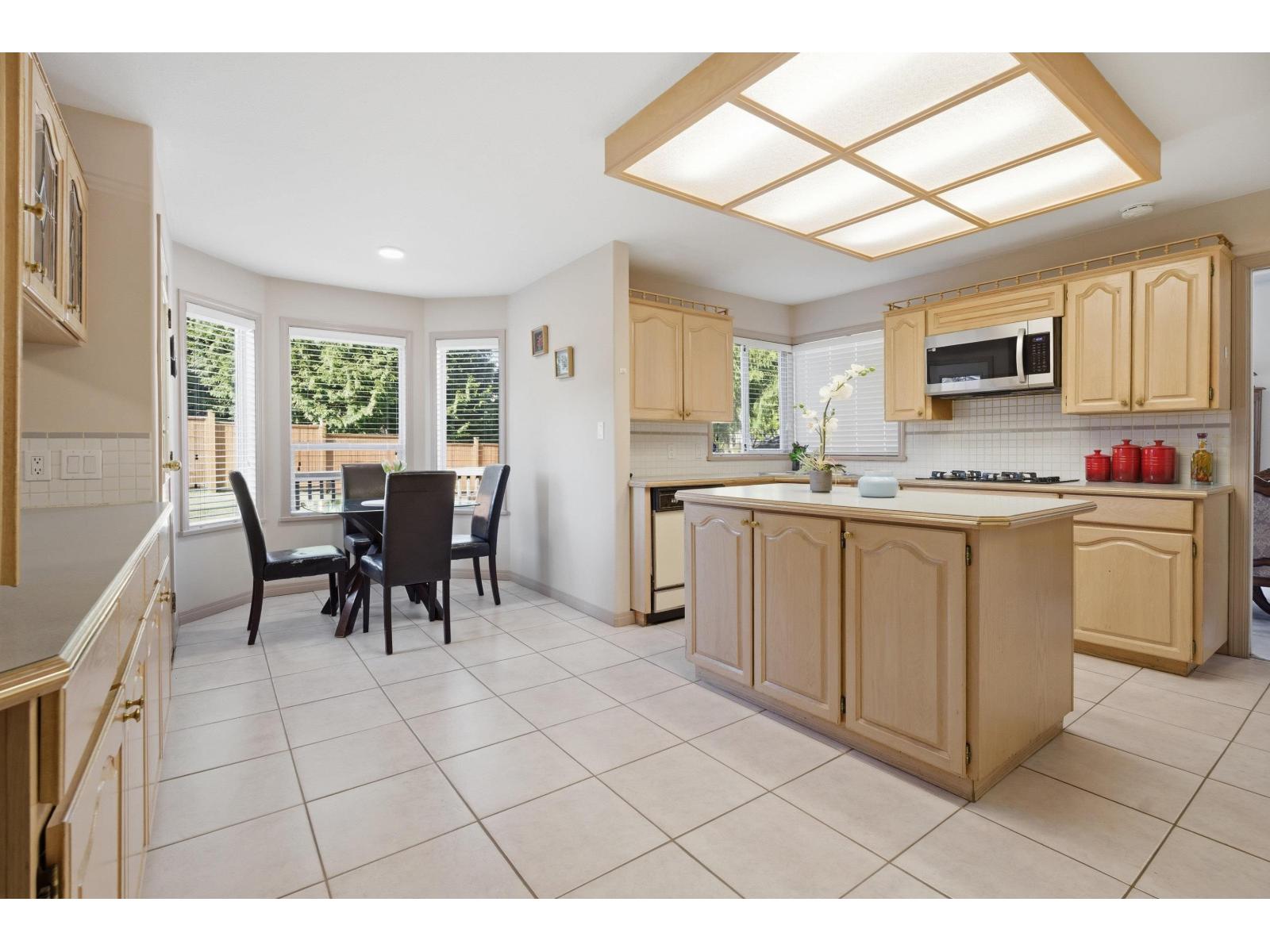 6707 122a Street, Surrey, British Columbia  V3W 0W1 - Photo 9 - R3107866