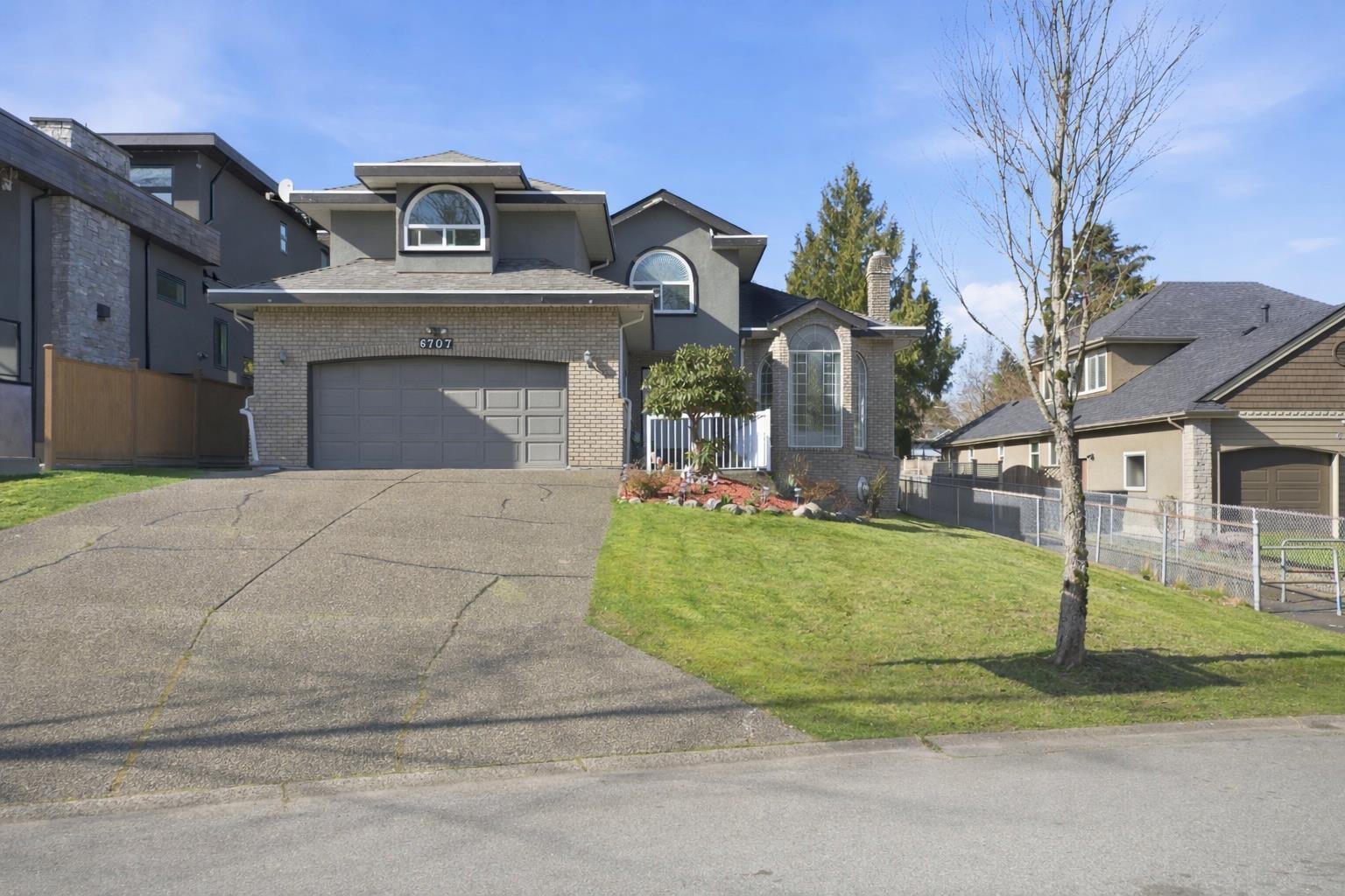 6707 122a Street, Surrey, British Columbia  V3W 0W1 - Photo 2 - R3107866