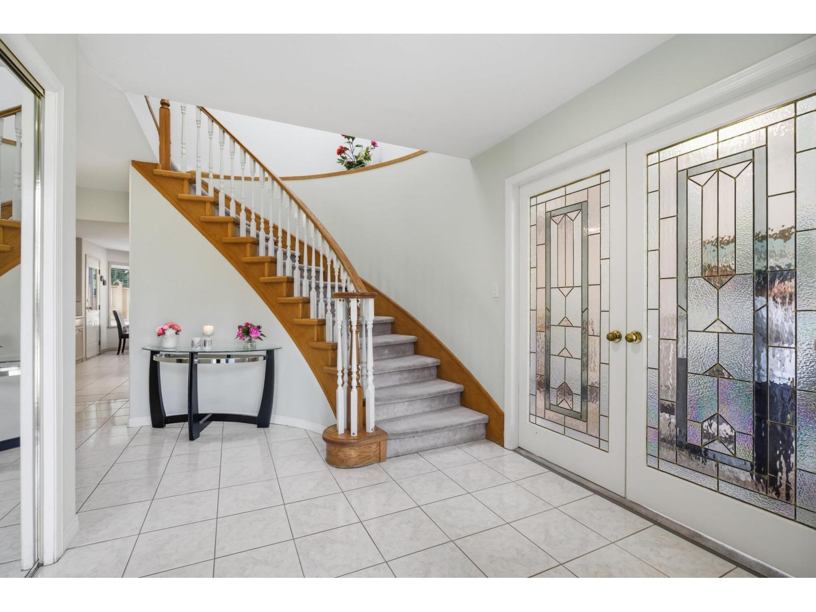 6707 122a Street, Surrey, British Columbia  V3W 0W1 - Photo 3 - R3107866