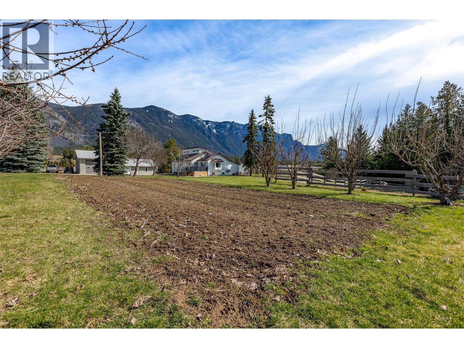 3955 46th Street, Creston, British Columbia  V0B 1C0 - Photo 68 - 10382241