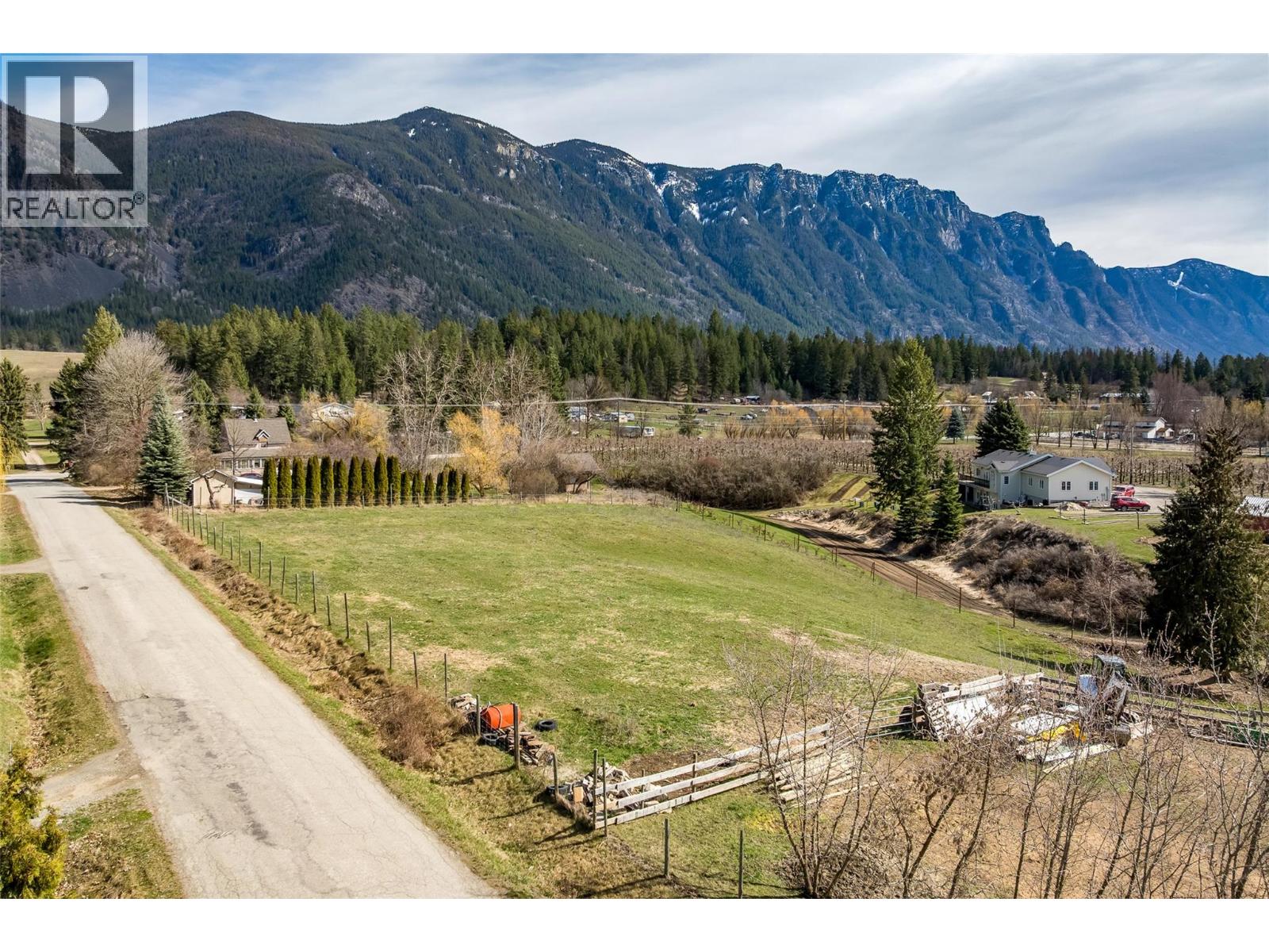3955 46th Street, Creston, British Columbia  V0B 1C0 - Photo 77 - 10382241