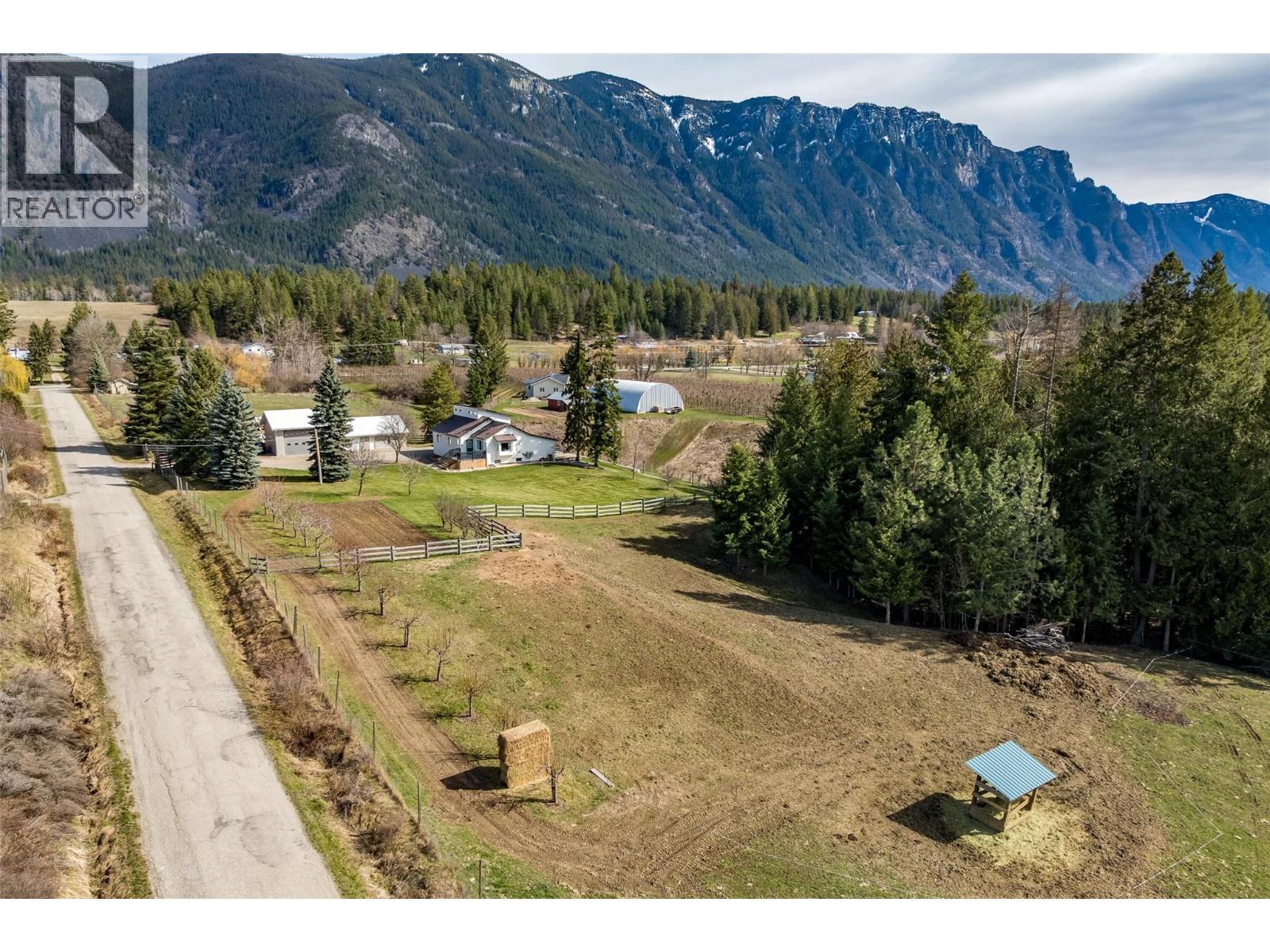 3955 46th Street, Creston, British Columbia  V0B 1C0 - Photo 81 - 10382241