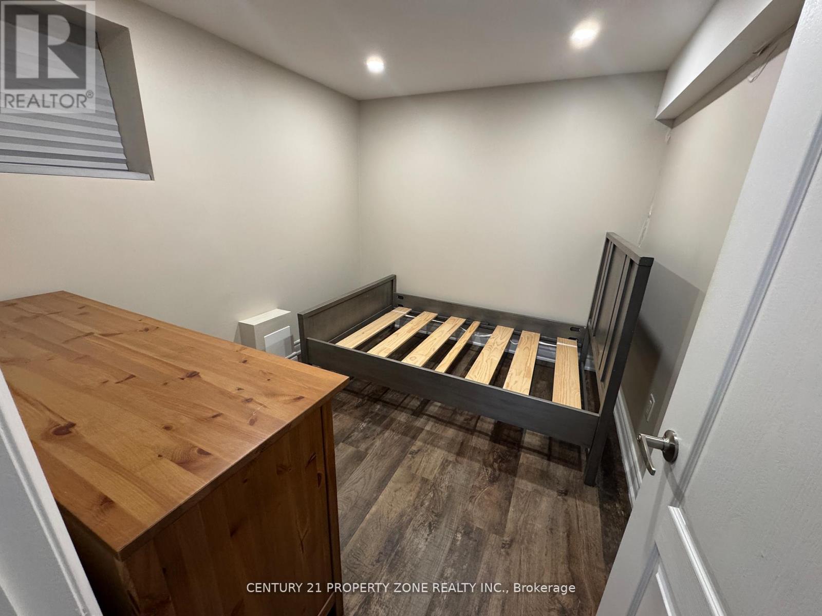 Bsmt - 10 Fort Williams Drive, Brampton, Ontario  L6X 0W5 - Photo 11 - W12996840