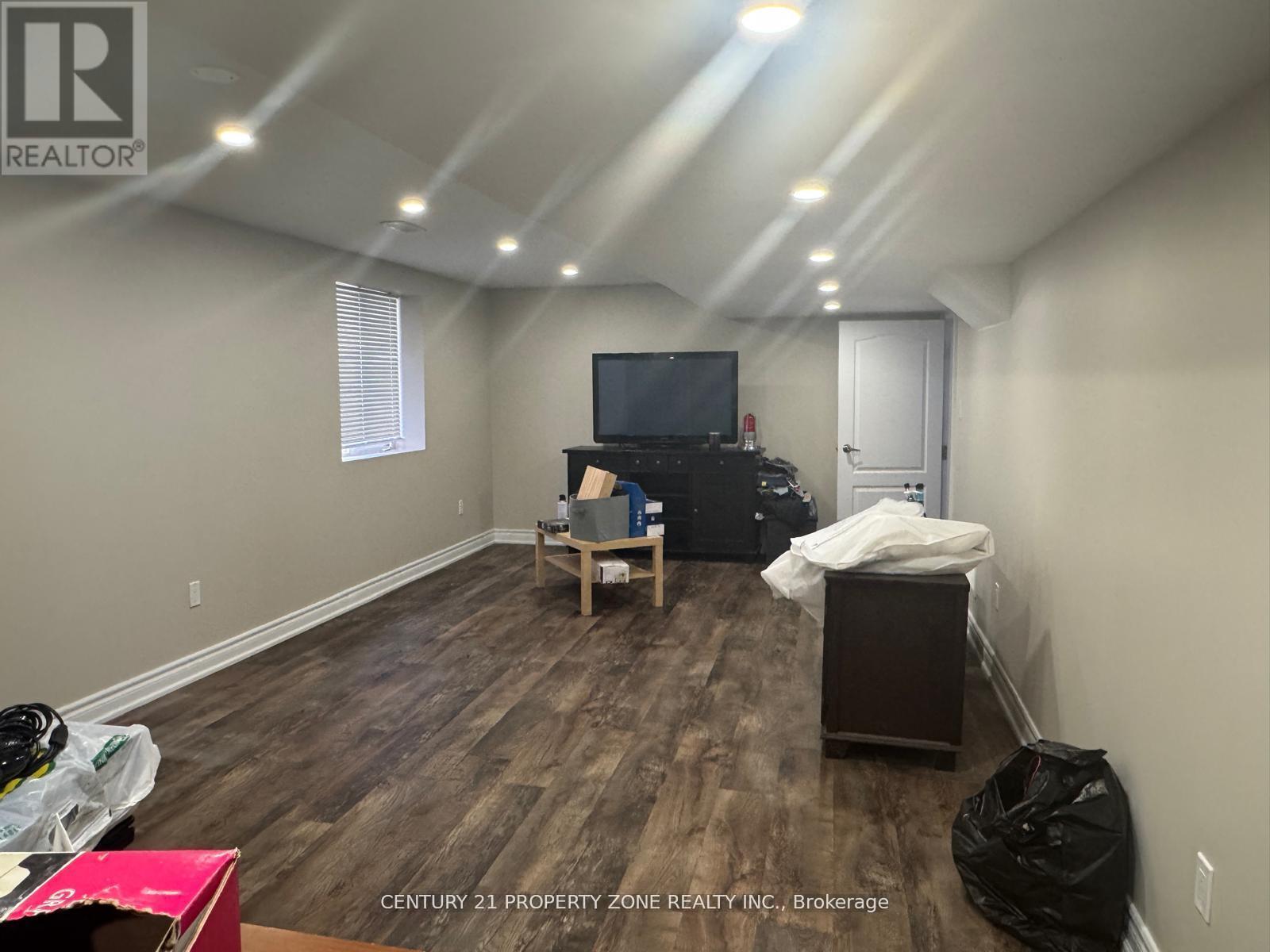 Bsmt - 10 Fort Williams Drive, Brampton, Ontario  L6X 0W5 - Photo 18 - W12996840