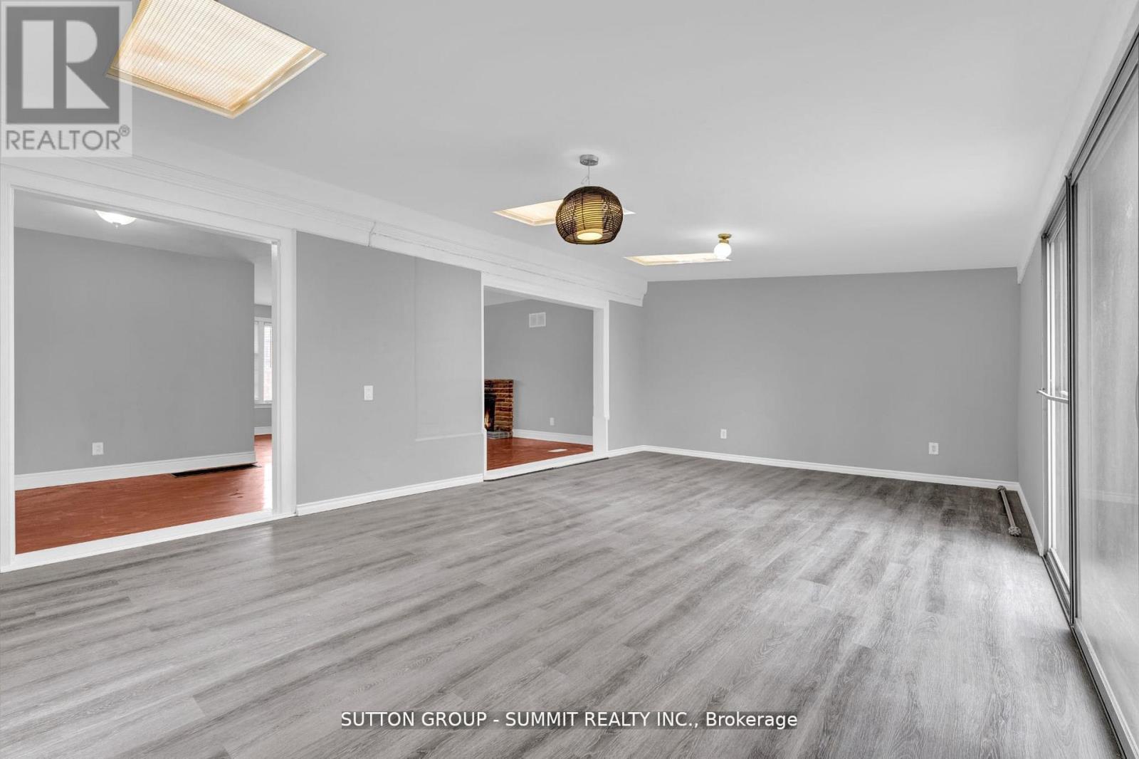 17 Ben Machree Drive, Mississauga, Ontario  L5H 2S2 - Photo 6 - W12996874