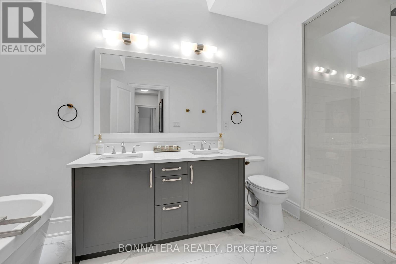 81 - 15 Lunar Crescent, Mississauga, Ontario  L5M 2R6 - Photo 26 - W12996920