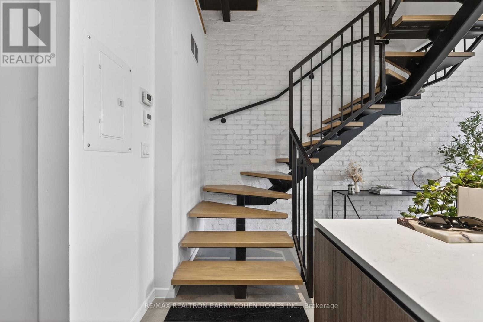 7 - 50 Bartlett Avenue, Toronto, Ontario  M6H 3E6 - Photo 12 - W12996932