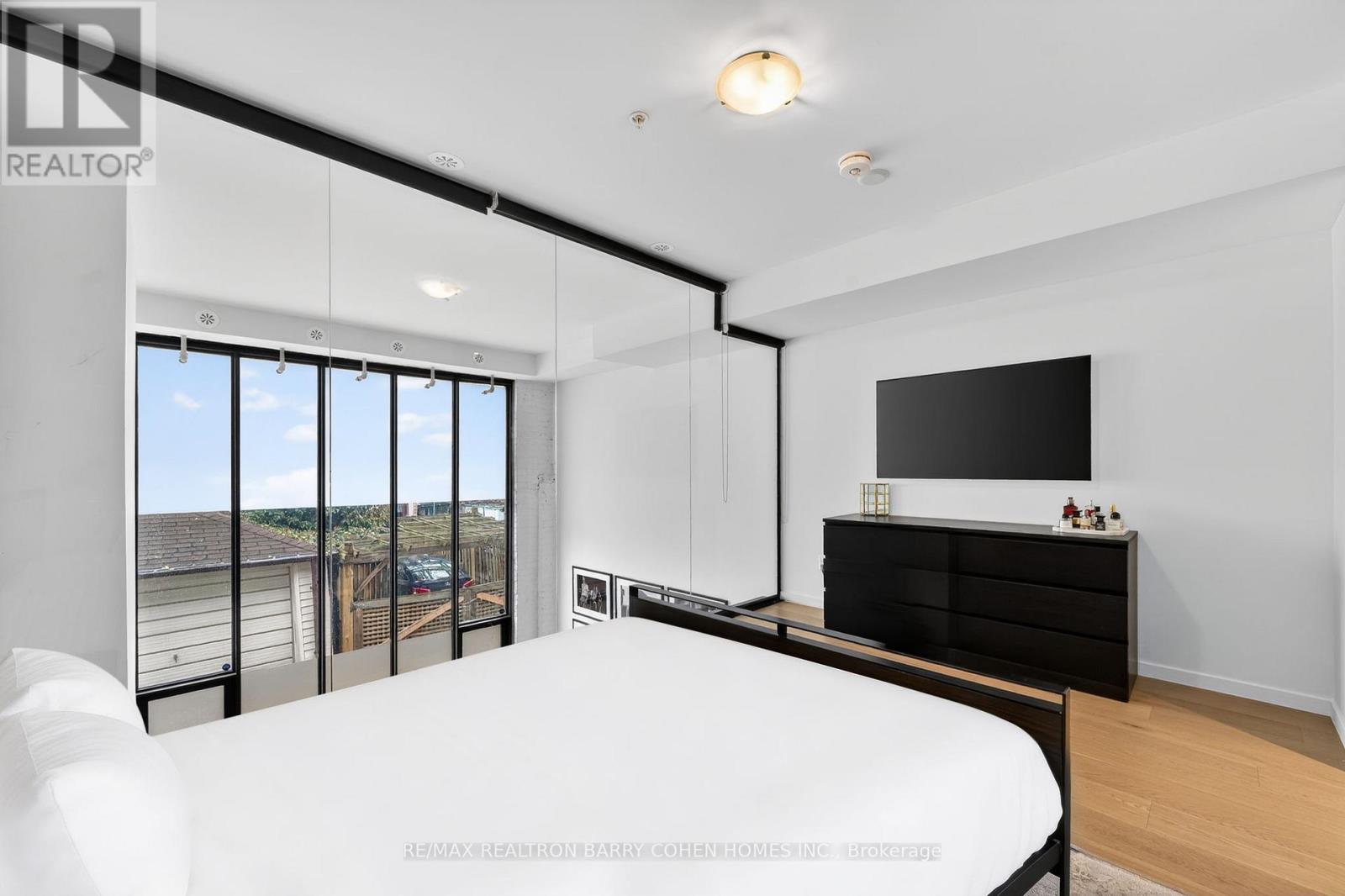 7 - 50 Bartlett Avenue, Toronto, Ontario  M6H 3E6 - Photo 26 - W12996932