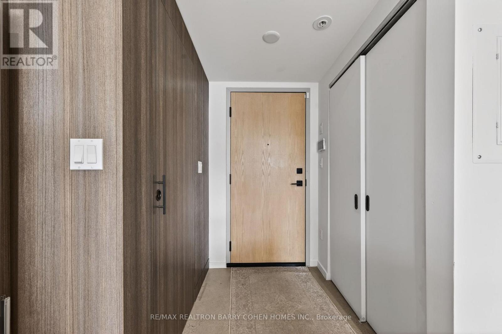 7 - 50 Bartlett Avenue, Toronto, Ontario  M6H 3E6 - Photo 3 - W12996932