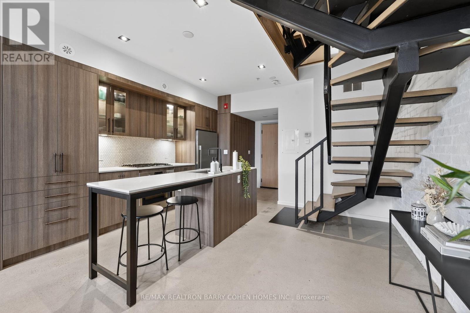 7 - 50 Bartlett Avenue, Toronto, Ontario  M6H 3E6 - Photo 6 - W12996932