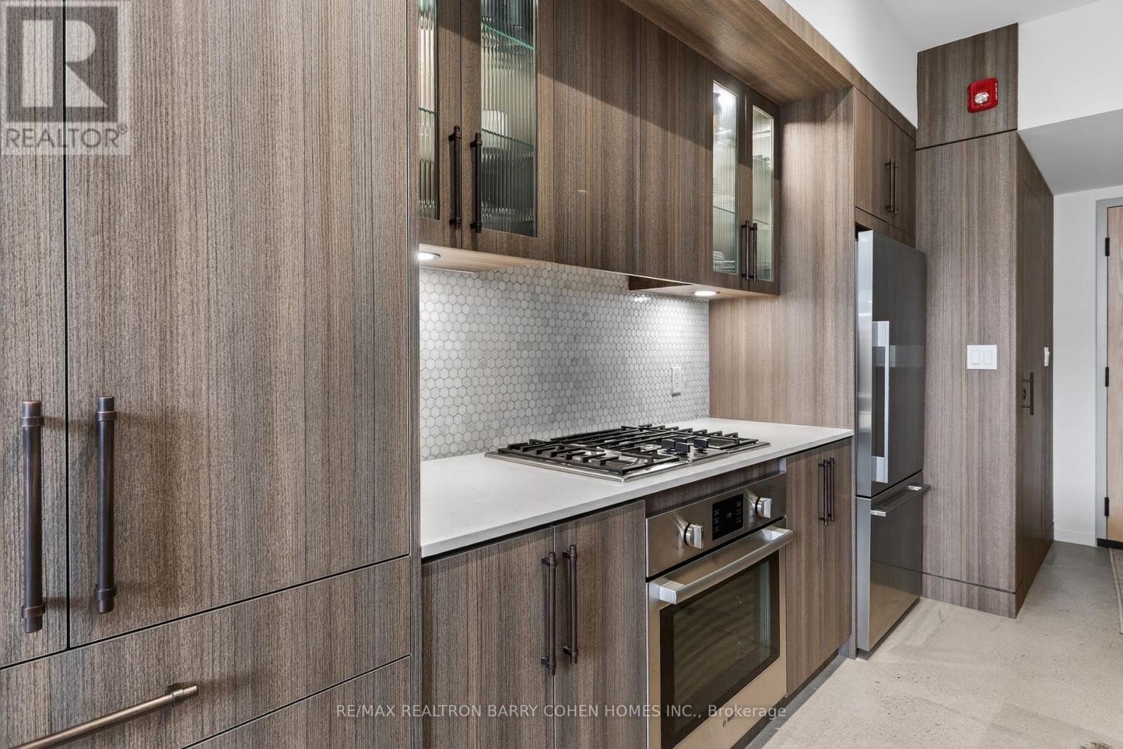 7 - 50 Bartlett Avenue, Toronto, Ontario  M6H 3E6 - Photo 8 - W12996932