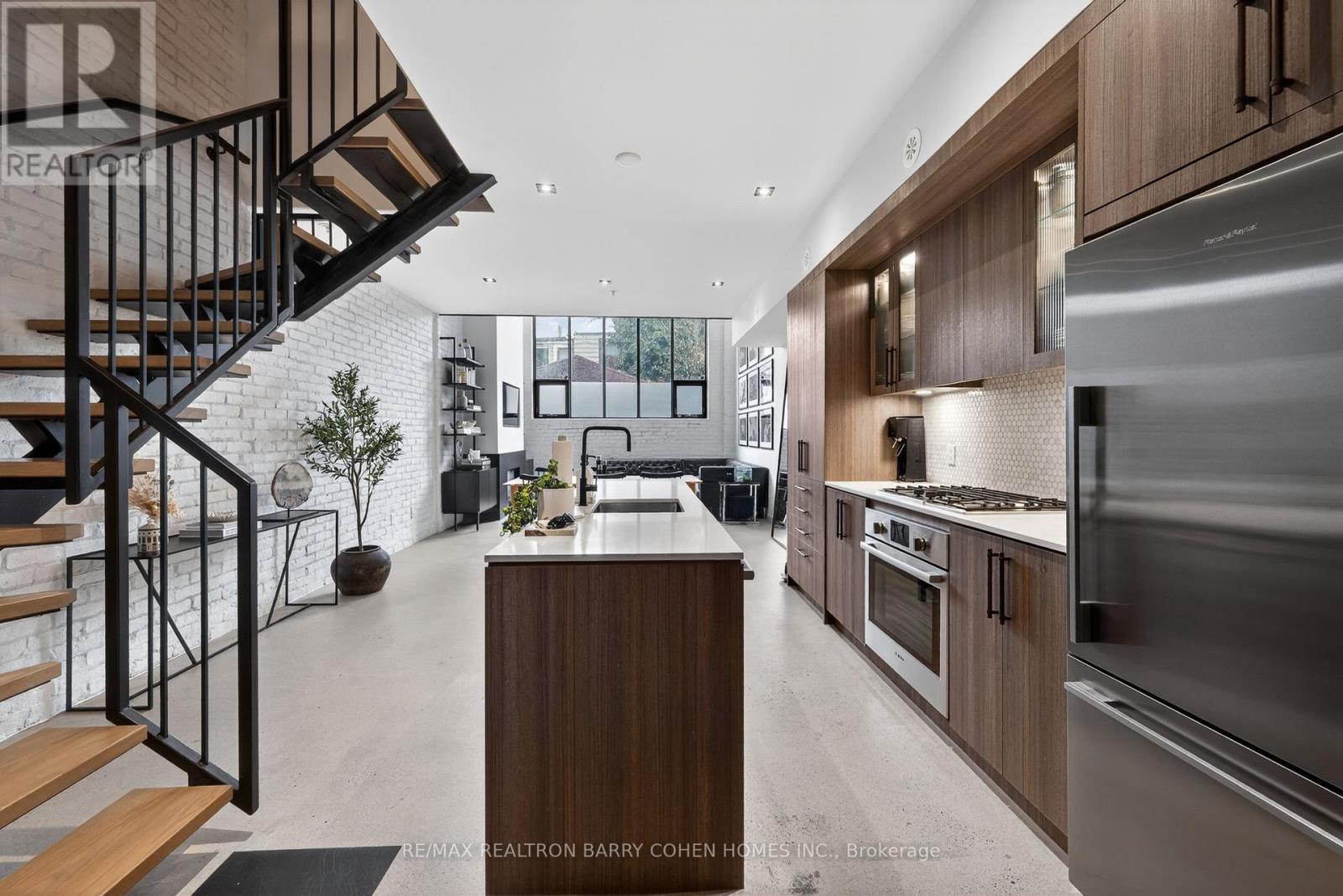 7 - 50 Bartlett Avenue, Toronto, Ontario  M6H 3E6 - Photo 9 - W12996932