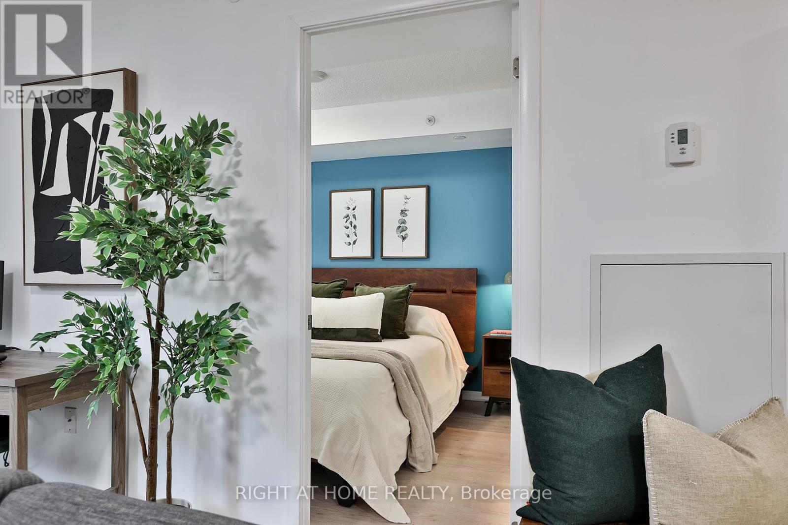 335 - 830 Lawrence Avenue W, Toronto, Ontario  M6A 0B6 - Photo 11 - W12996960