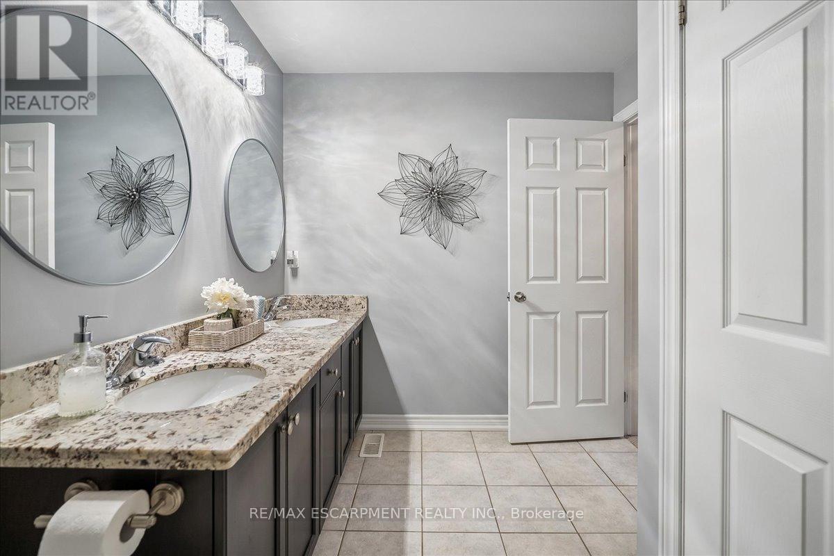 #40 - 181 Plains Road W, Burlington, Ontario  L7T 0B1 - Photo 37 - W12996970