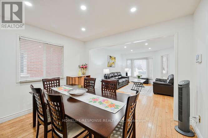 6103 Prairie Circle, Mississauga, Ontario  L5N 5Z5 - Photo 3 - W12996976