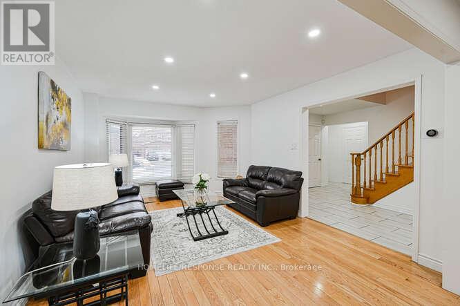 6103 Prairie Circle, Mississauga, Ontario  L5N 5Z5 - Photo 6 - W12996976