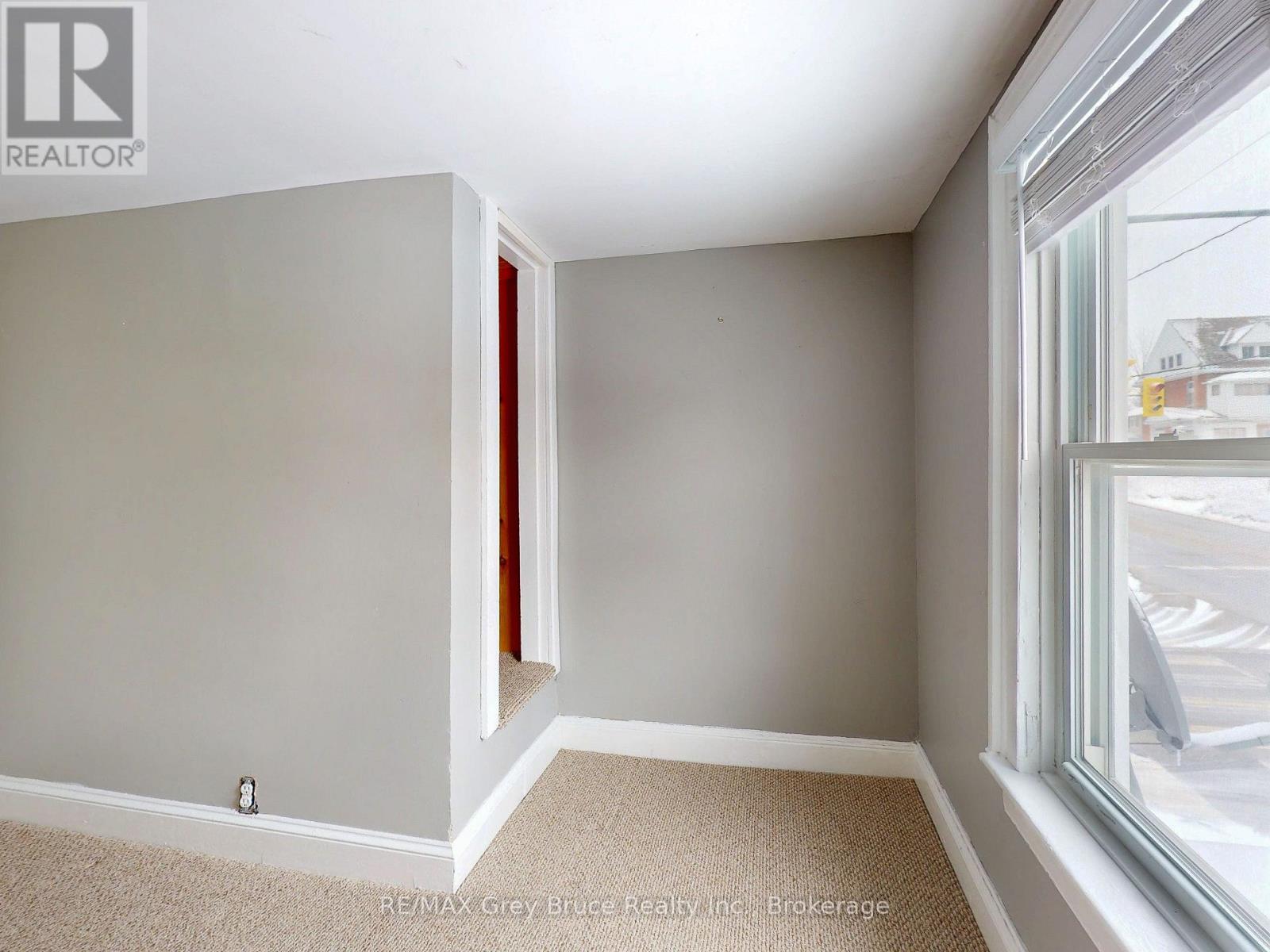 690 8th Street E, Owen Sound, Ontario N4K 1L8 - Photo 17 - X12817154