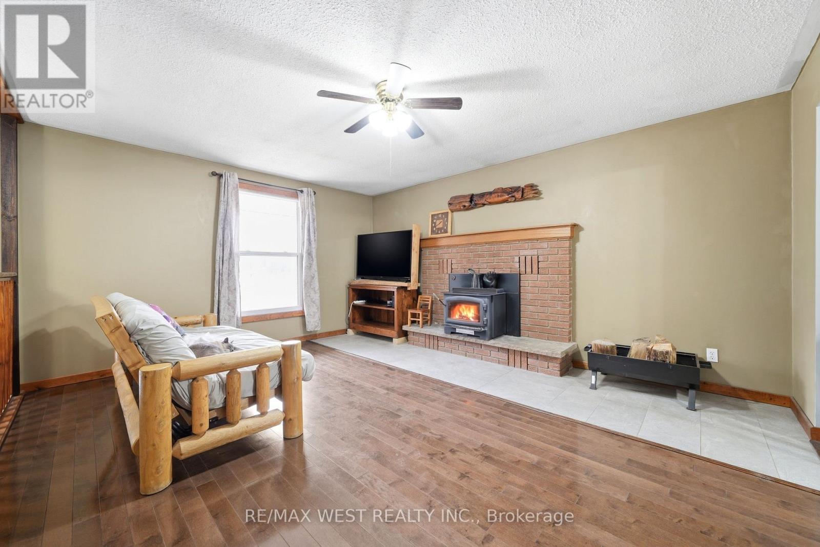 542310 Concession 14 Road, West Grey, Ontario  N0G 1R0 - Photo 4 - X12996828