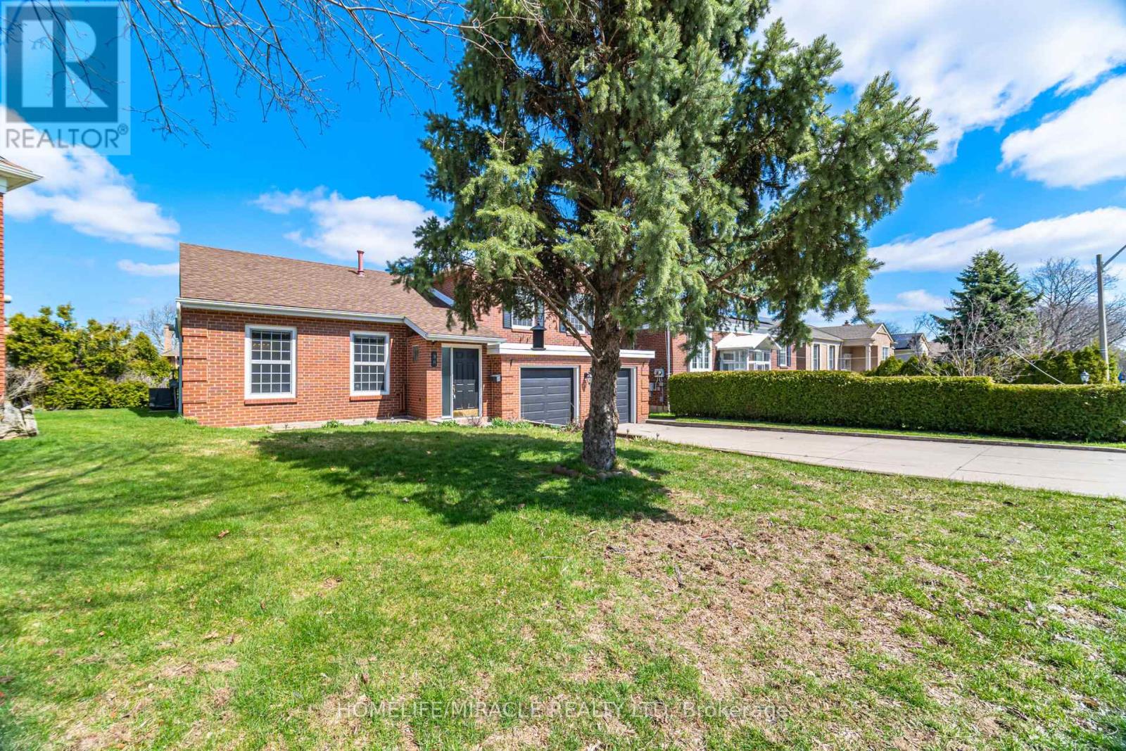 38 Leclaire Street, Hamilton, Ontario  L9C 5X3 - Photo 3 - X12996832