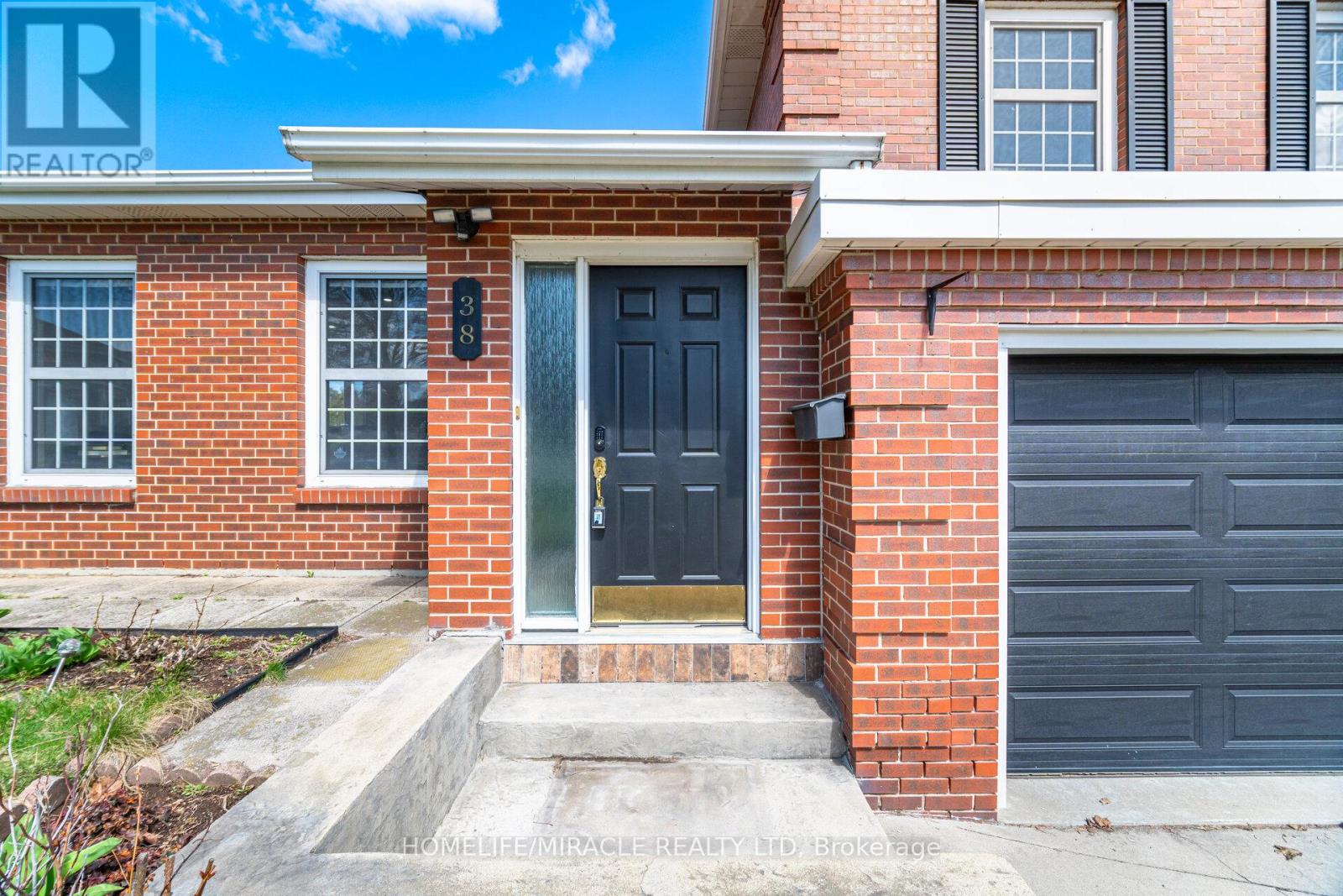 38 Leclaire Street, Hamilton, Ontario  L9C 5X3 - Photo 5 - X12996832