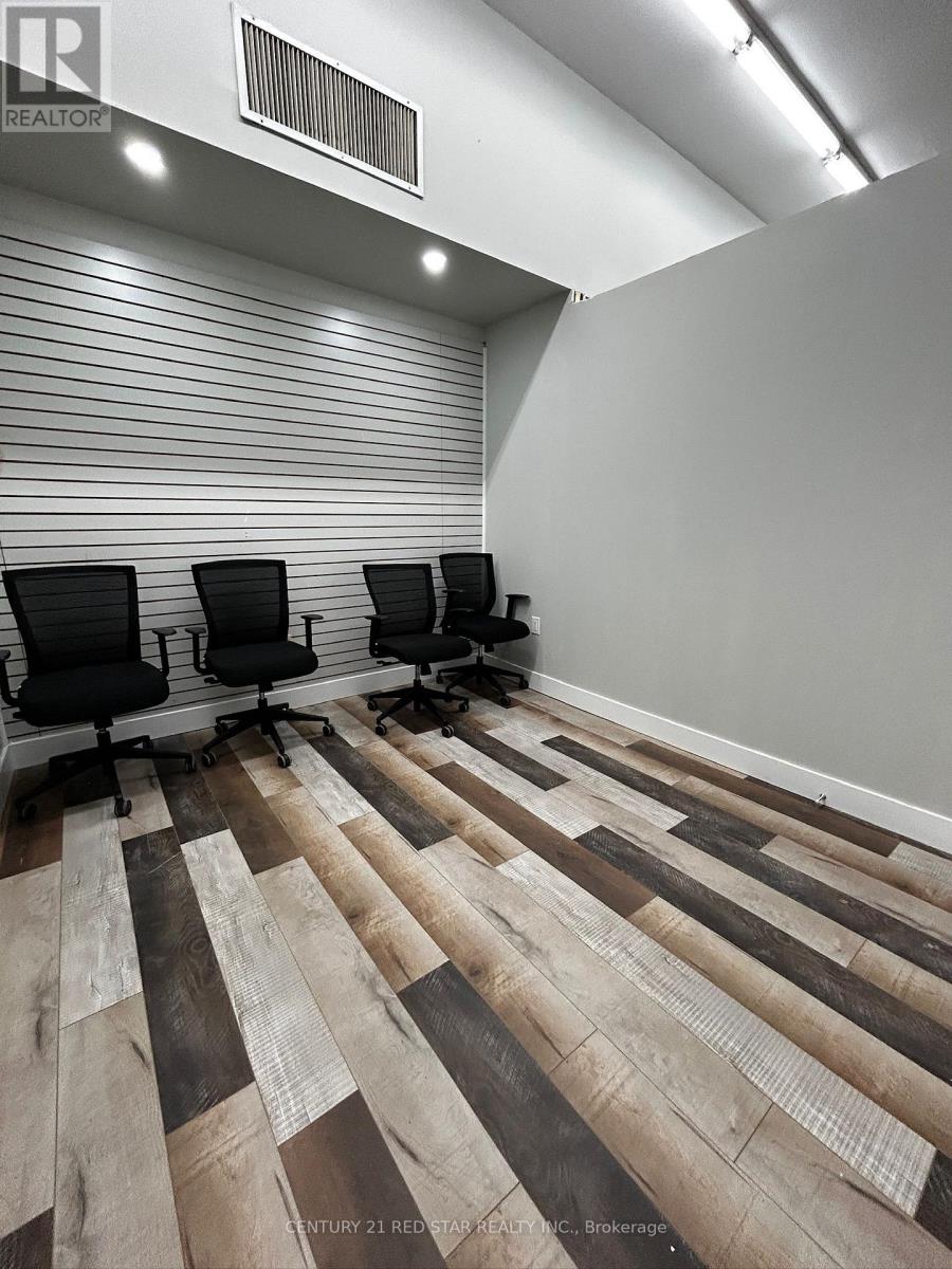 Main - 368 Dundas Street, Woodstock, Ontario  N4S 1B7 - Photo 10 - X12996836