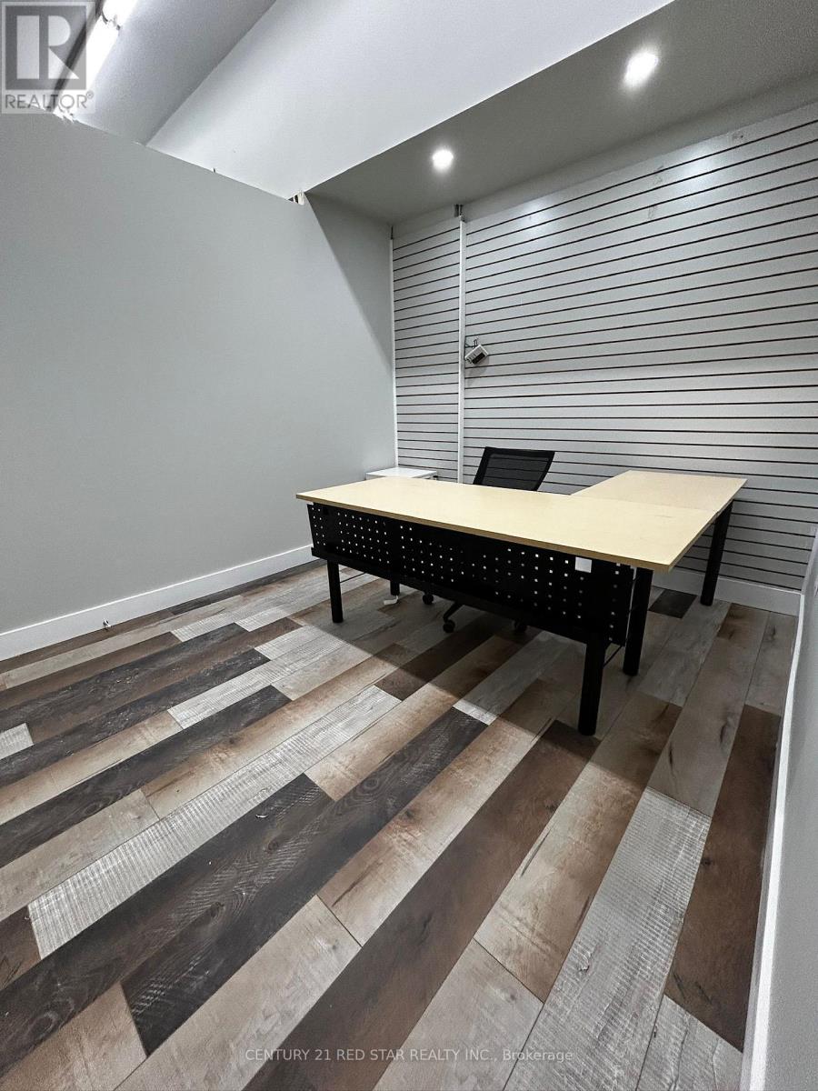 Main - 368 Dundas Street, Woodstock, Ontario  N4S 1B7 - Photo 8 - X12996836