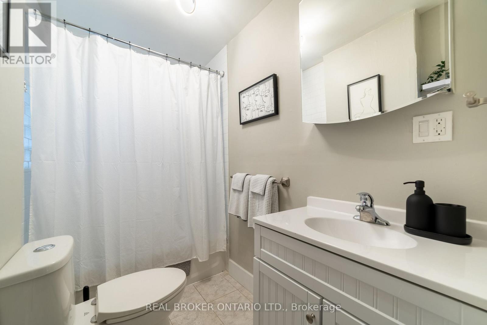 19 Century Street, Hamilton, Ontario  L8L 1V7 - Photo 12 - X12996844