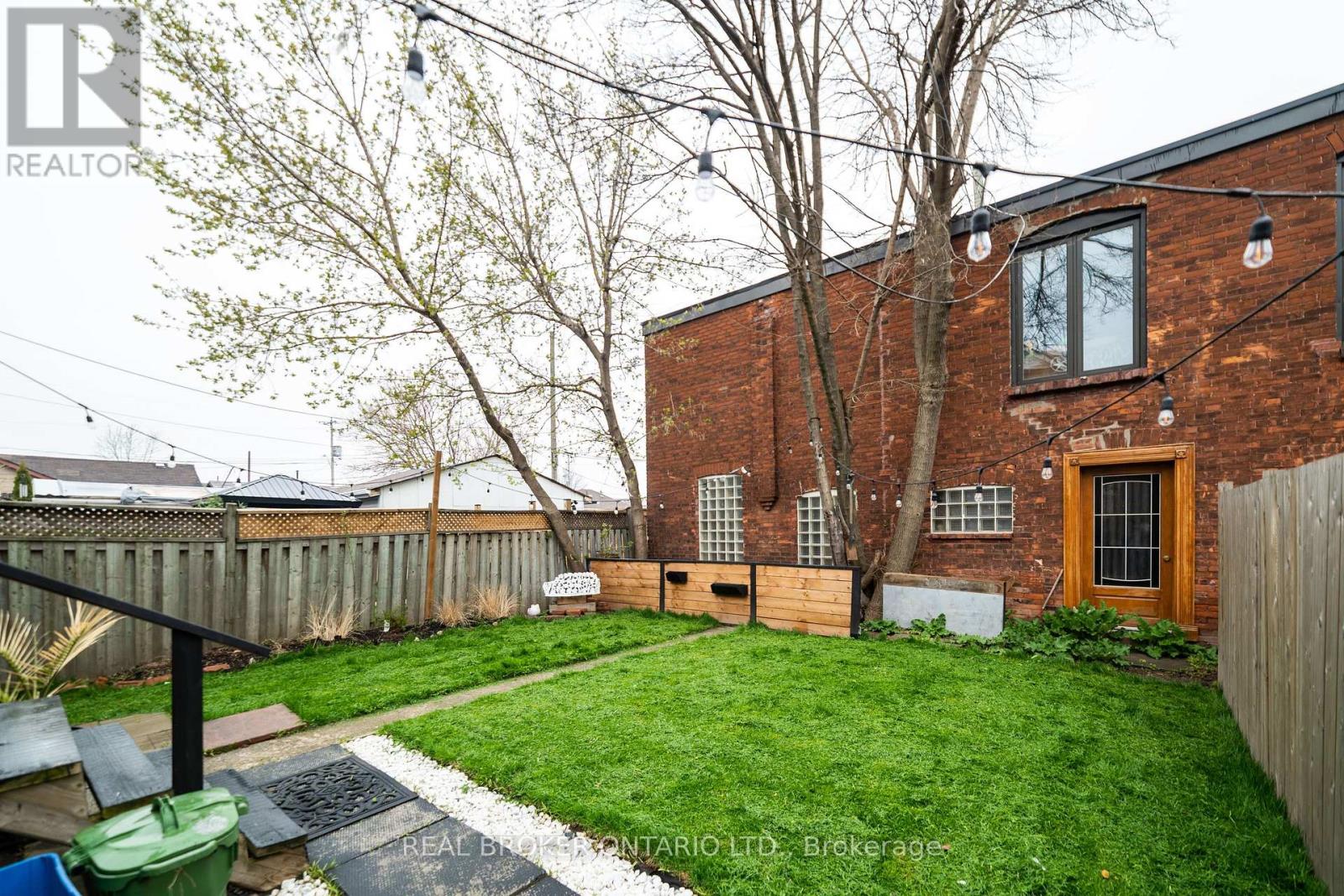 19 Century Street, Hamilton, Ontario  L8L 1V7 - Photo 22 - X12996844