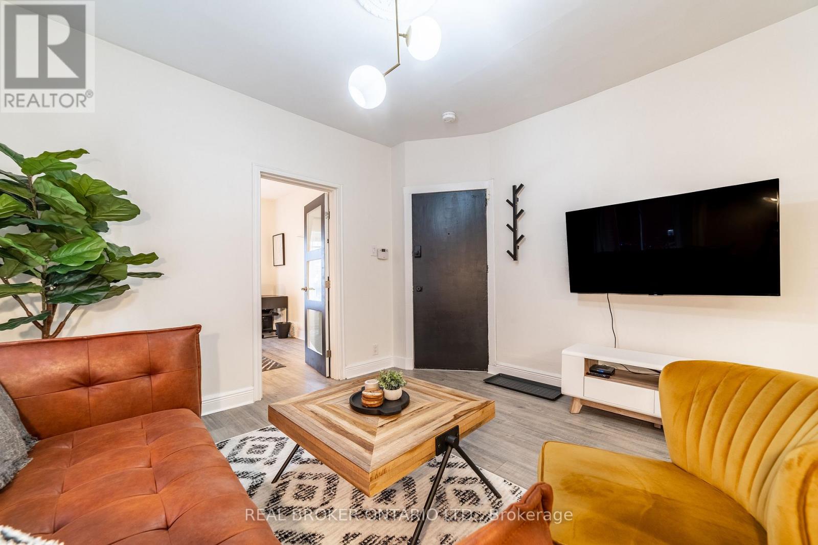 19 Century Street, Hamilton, Ontario  L8L 1V7 - Photo 3 - X12996844