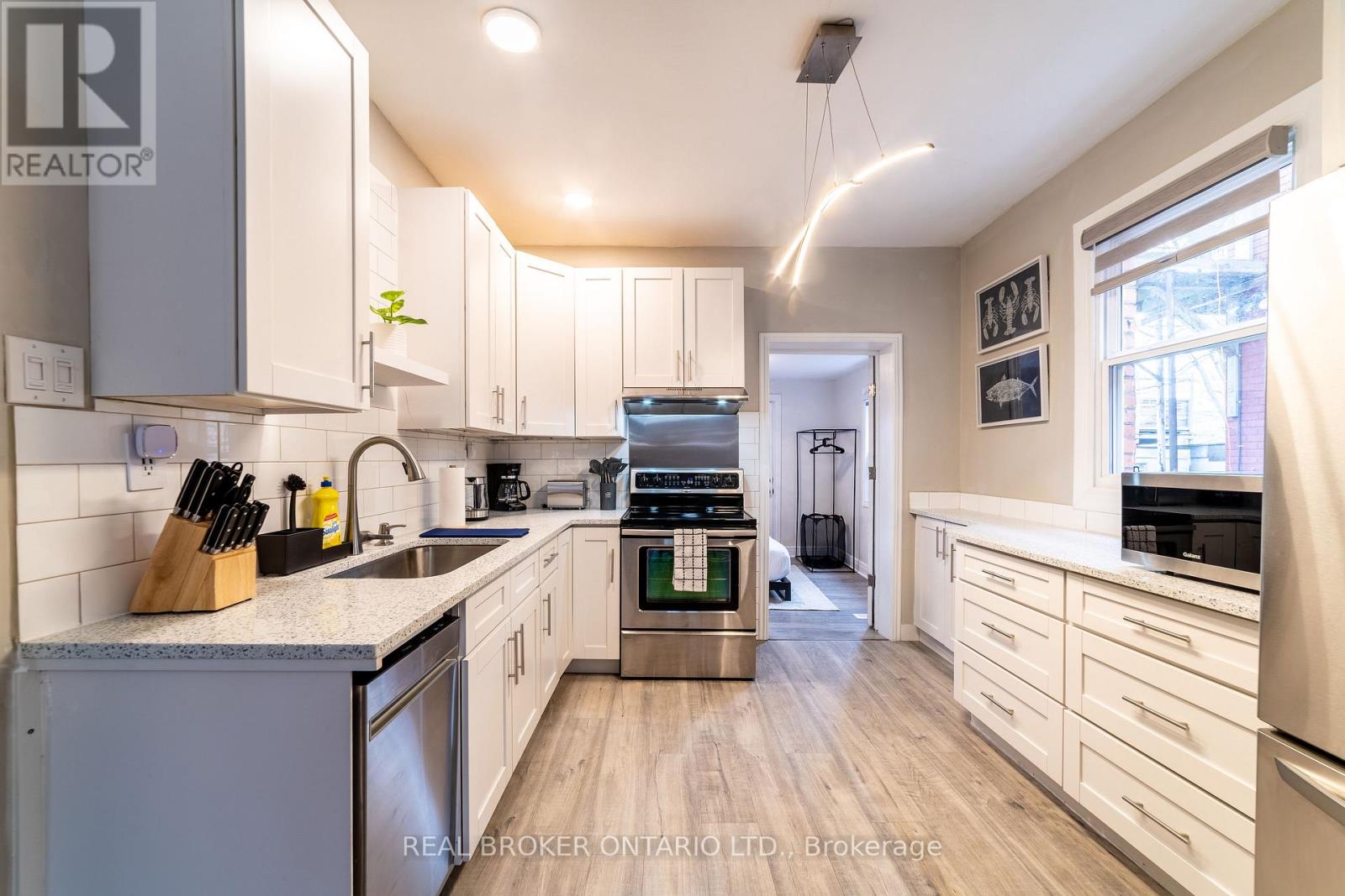 19 Century Street, Hamilton, Ontario  L8L 1V7 - Photo 5 - X12996844