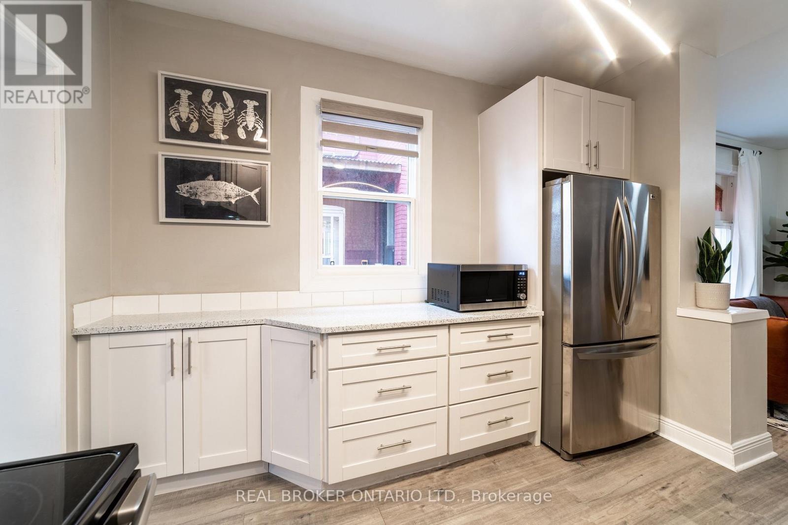 19 Century Street, Hamilton, Ontario  L8L 1V7 - Photo 6 - X12996844