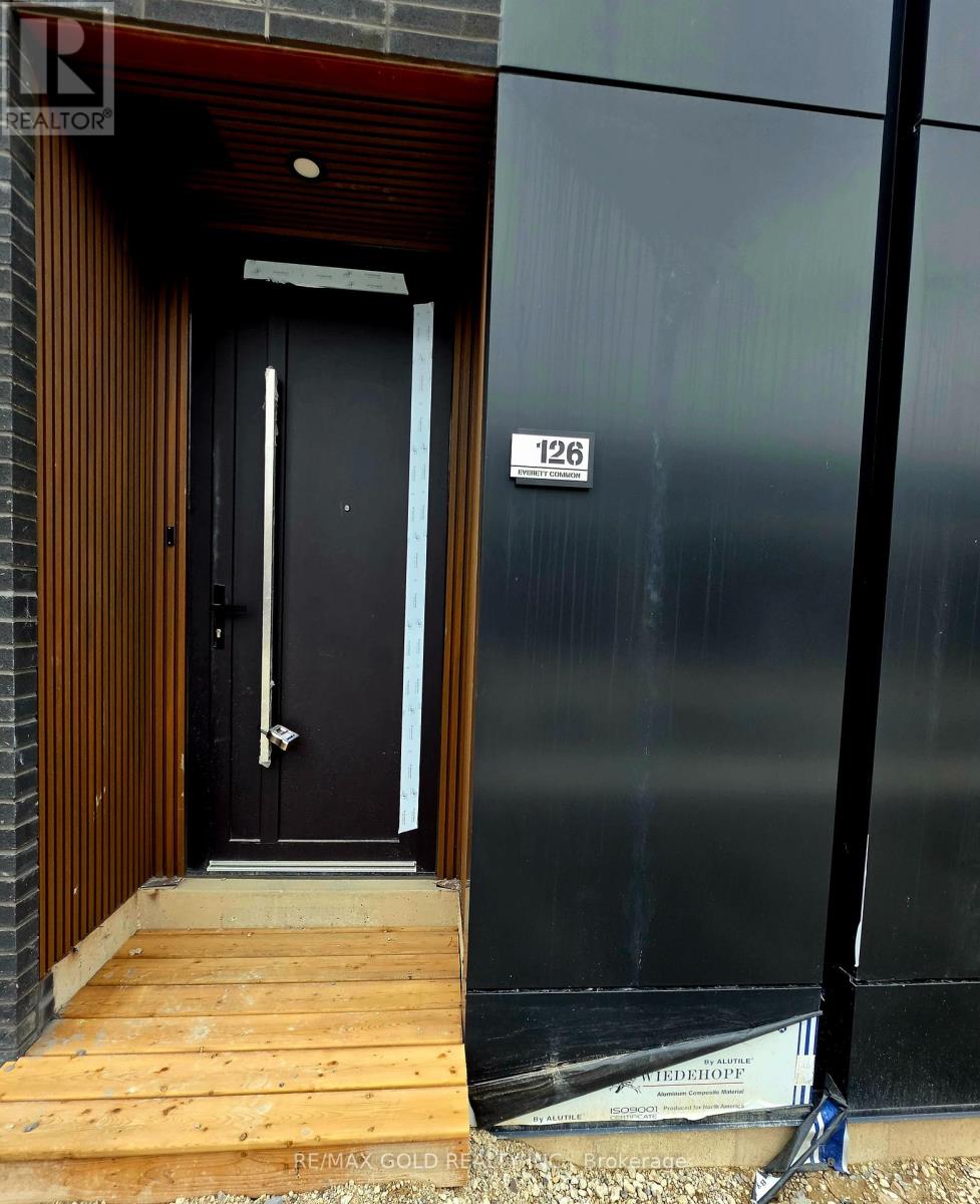 126 Everett Common, St. Catharines, Ontario  L2P 0G8 - Photo 2 - X12996892