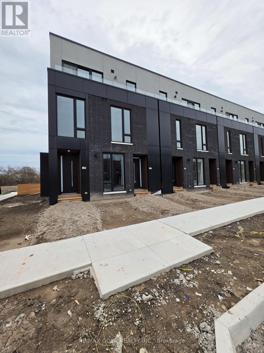 126 Everett Common, St. Catharines, Ontario  L2P 0G8 - Photo 3 - X12996892