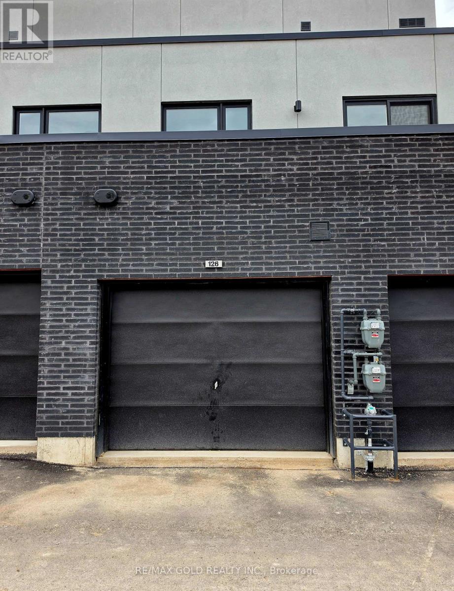 126 Everett Common, St. Catharines, Ontario  L2P 0G8 - Photo 6 - X12996892