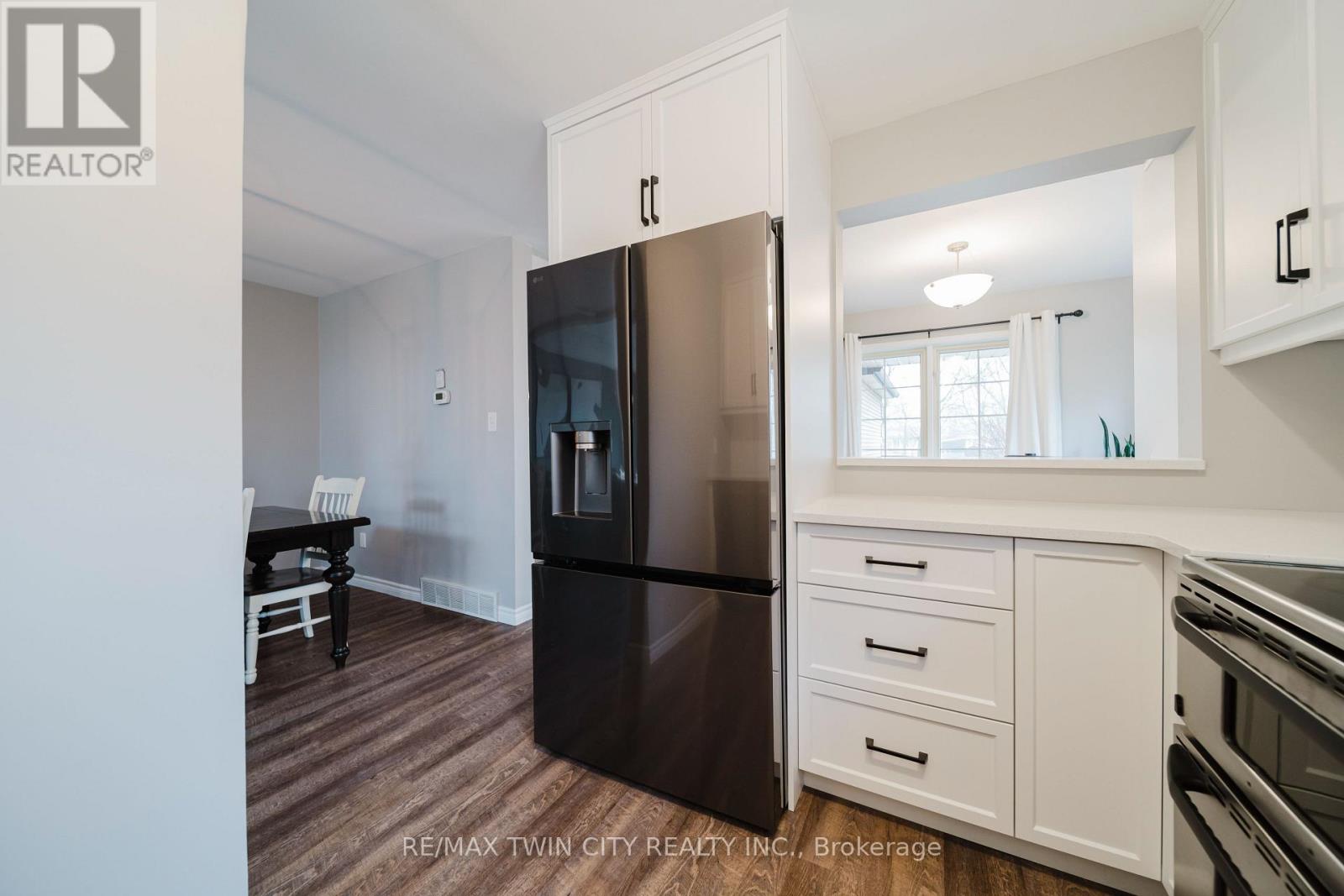 13 - 20 Forrest Avenue W, Wilmot, Ontario  N3A 1Y2 - Photo 6 - X12996904