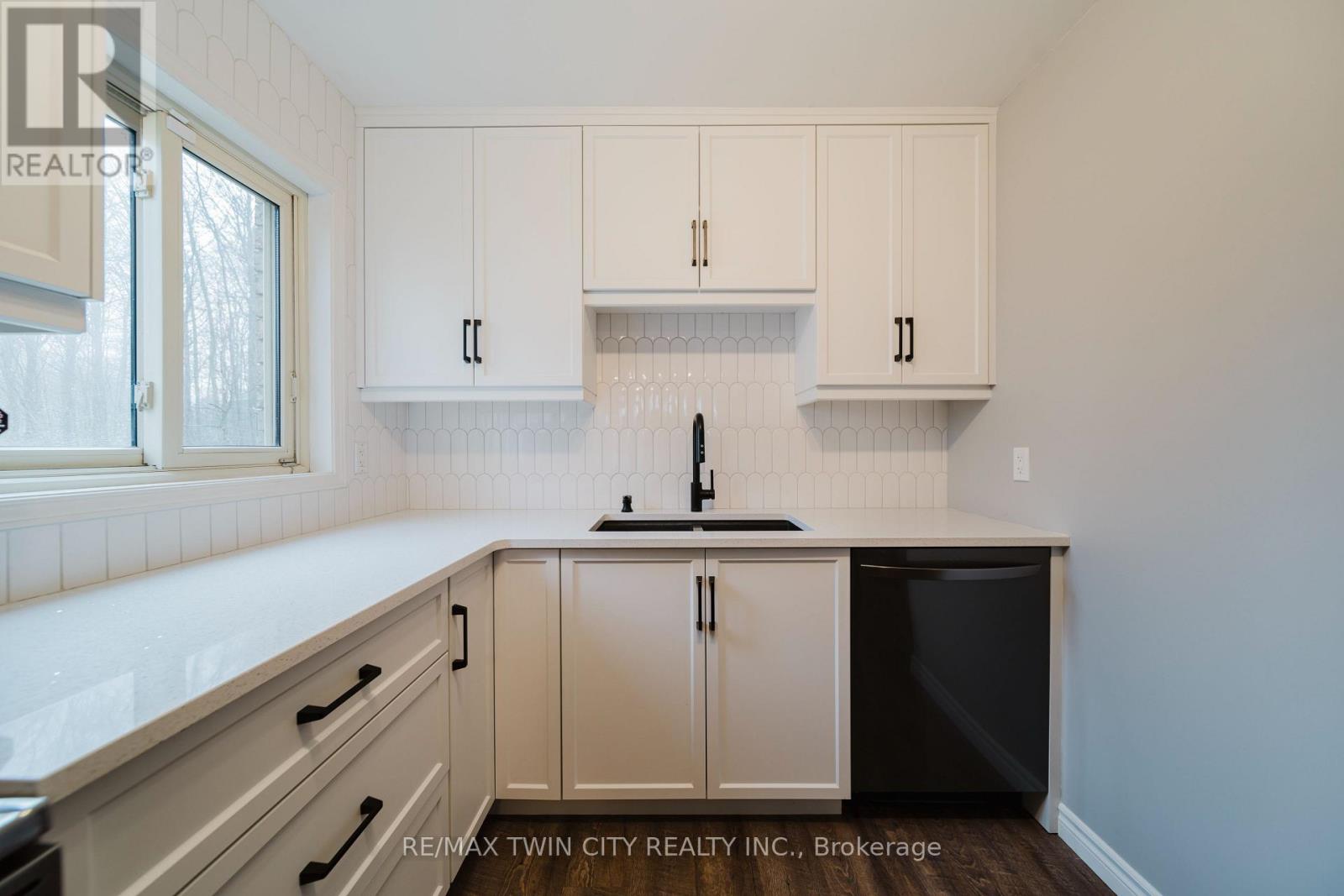 13 - 20 Forrest Avenue W, Wilmot, Ontario  N3A 1Y2 - Photo 7 - X12996904