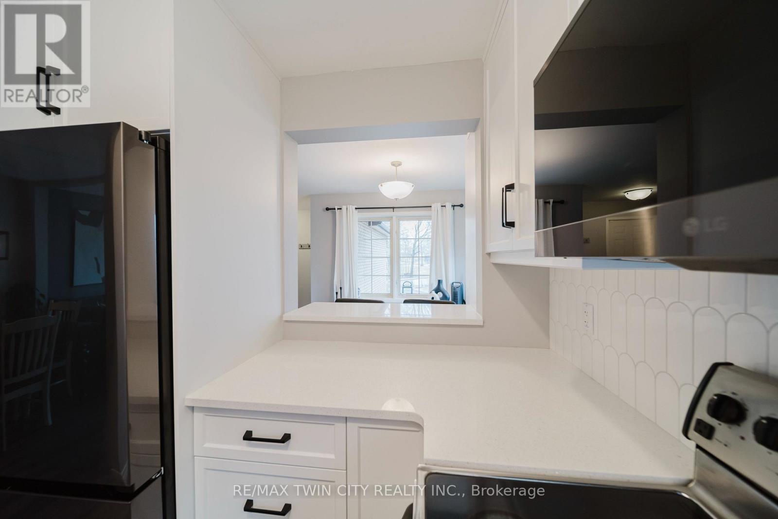 13 - 20 Forrest Avenue W, Wilmot, Ontario  N3A 1Y2 - Photo 9 - X12996904