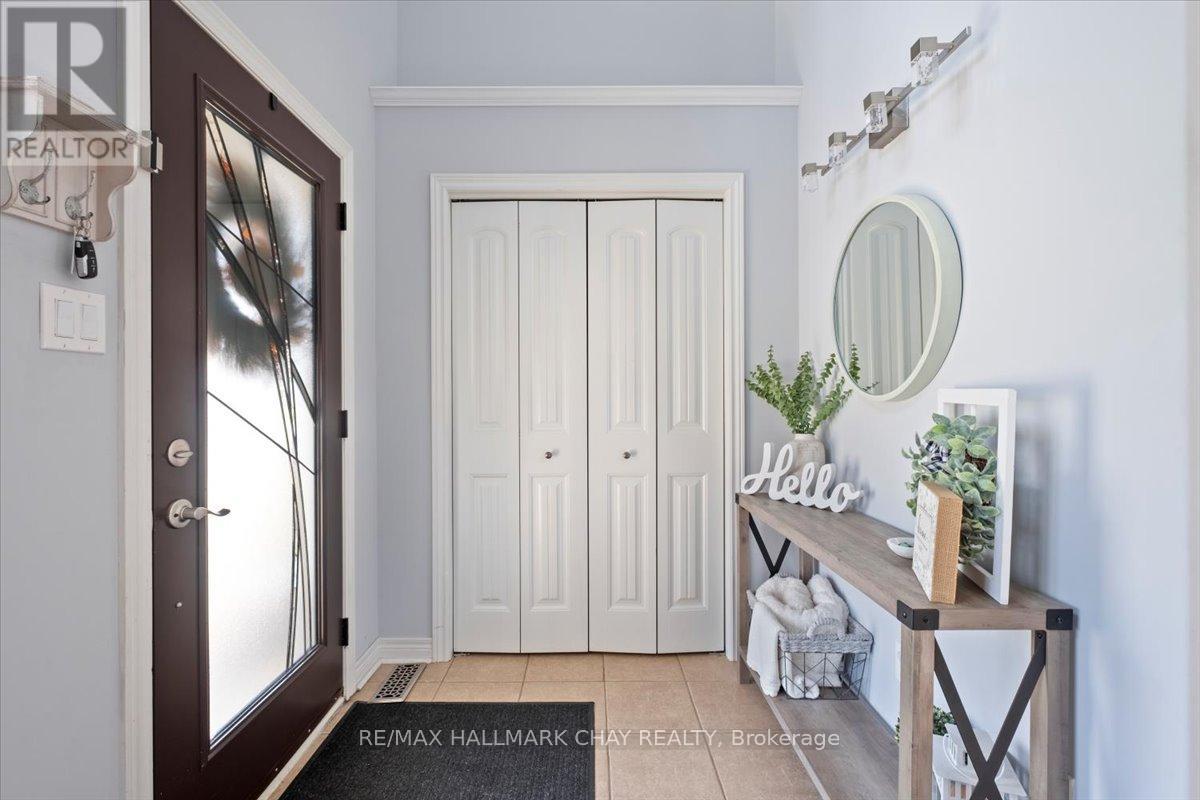 112 Silk Drive, Shelburne, Ontario  L9V 3E2 - Photo 4 - X12996980