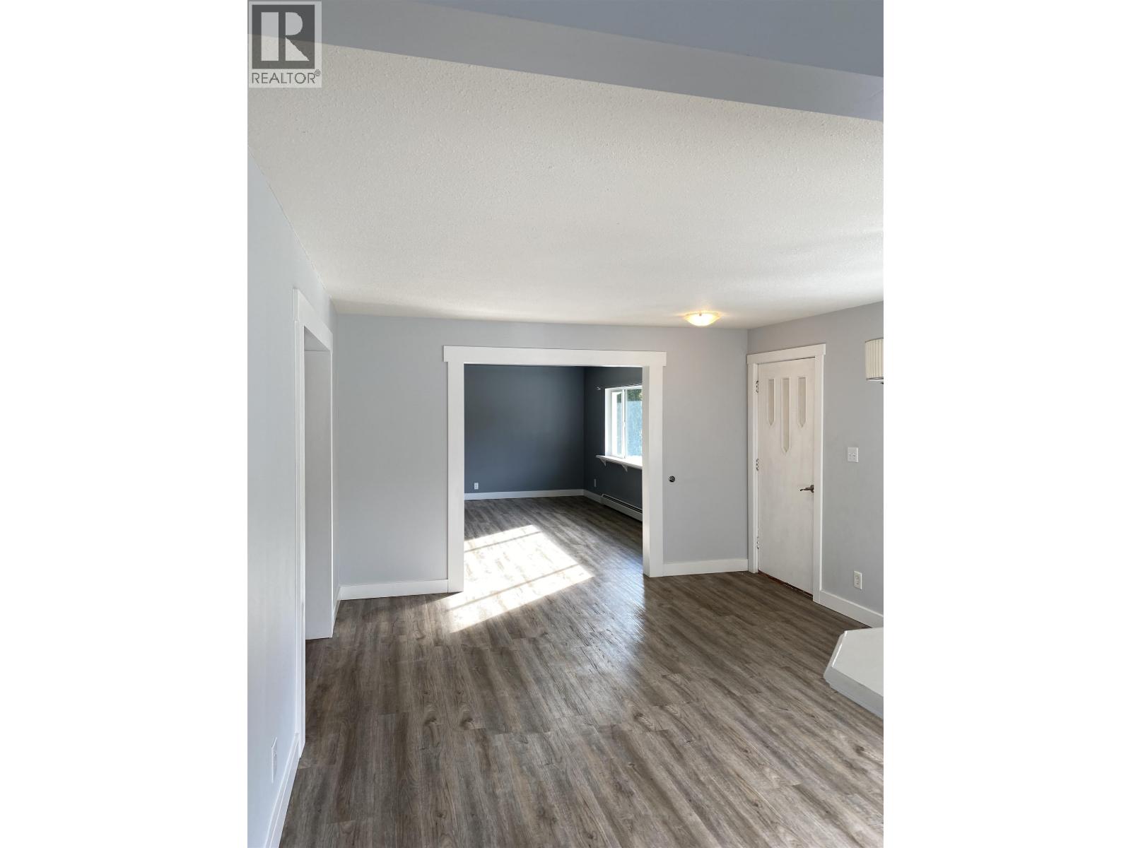 2434 KROYER STREET Terrace Photo 13