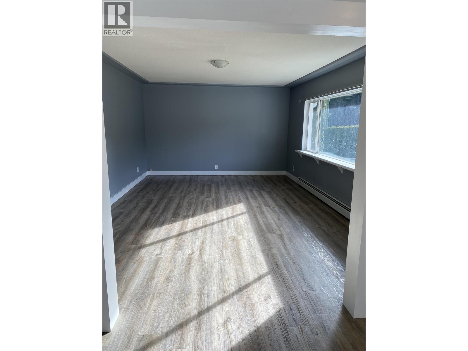 2434 KROYER STREET Terrace Photo 11