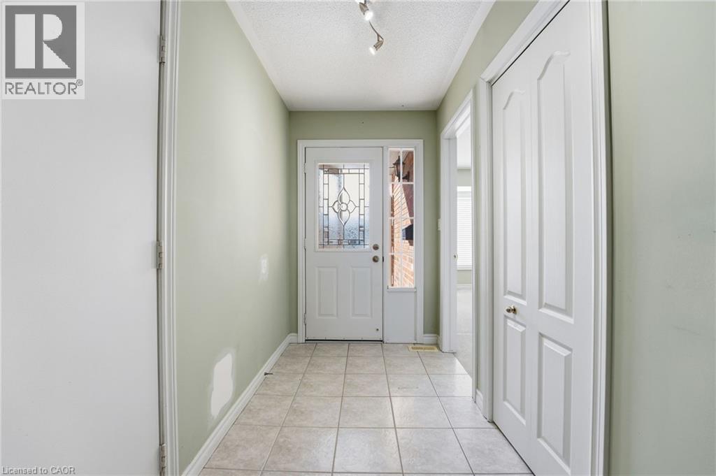 222 Fellowes Crescent Unit# 29, Waterdown, Ontario  L8B 0R1 - Photo 6 - 40820393