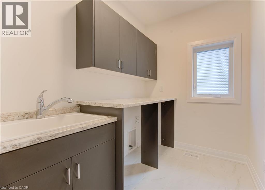 58 Jacob Detweiller Drive, Kitchener, Ontario  N2P 0K7 - Photo 12 - 40800826