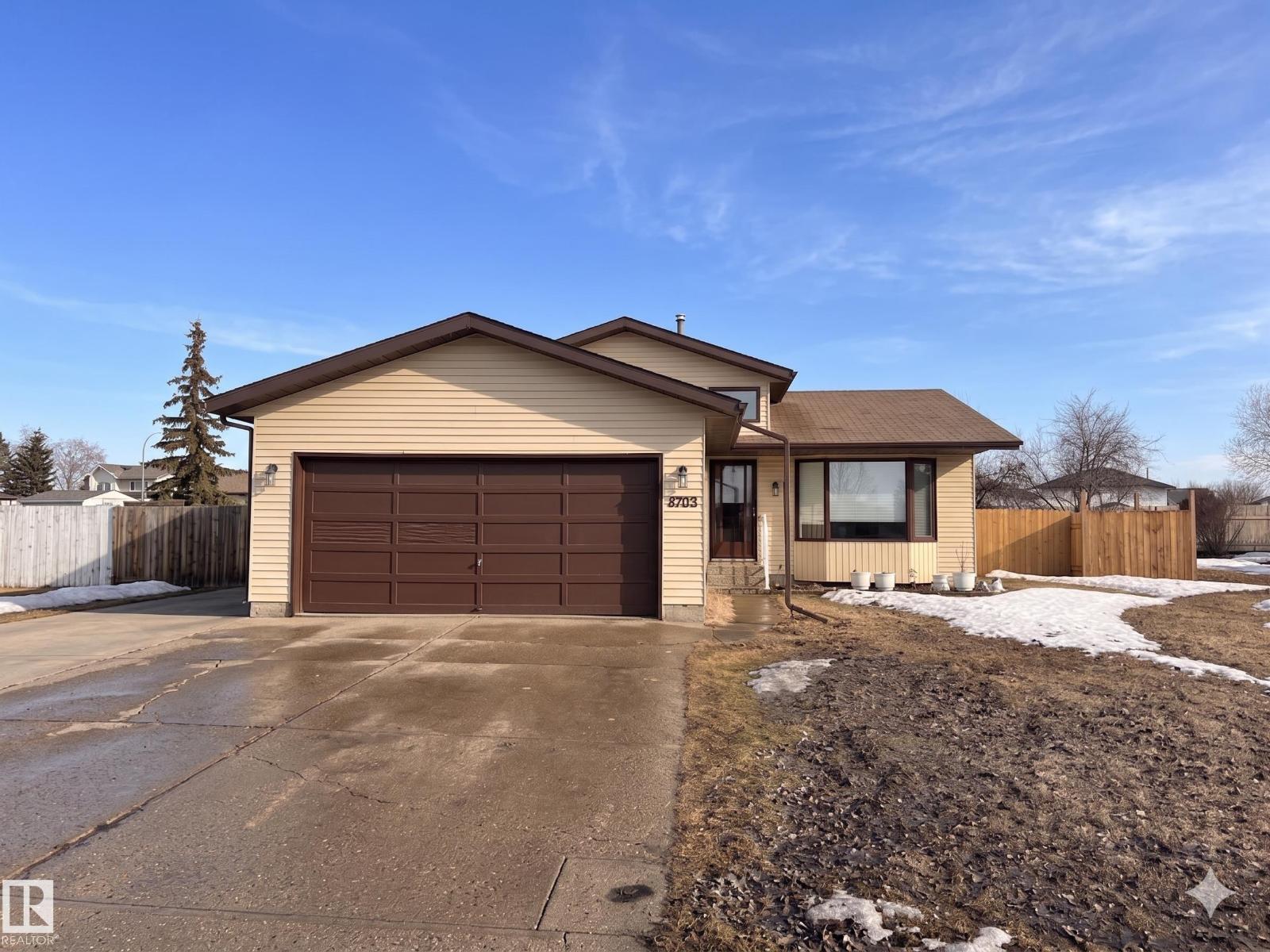 8703 102 AV, Morinville, Alberta